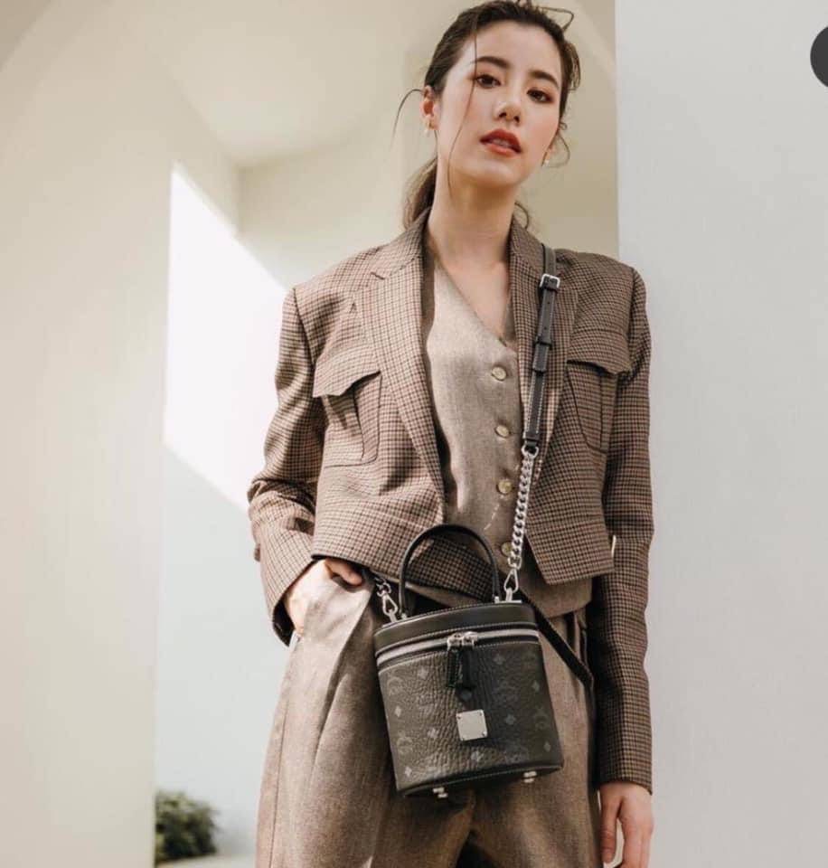 New Mcm cylinder สีดำหายาก อุปกรณ์การ์ด ถุงผ้า shop king power
