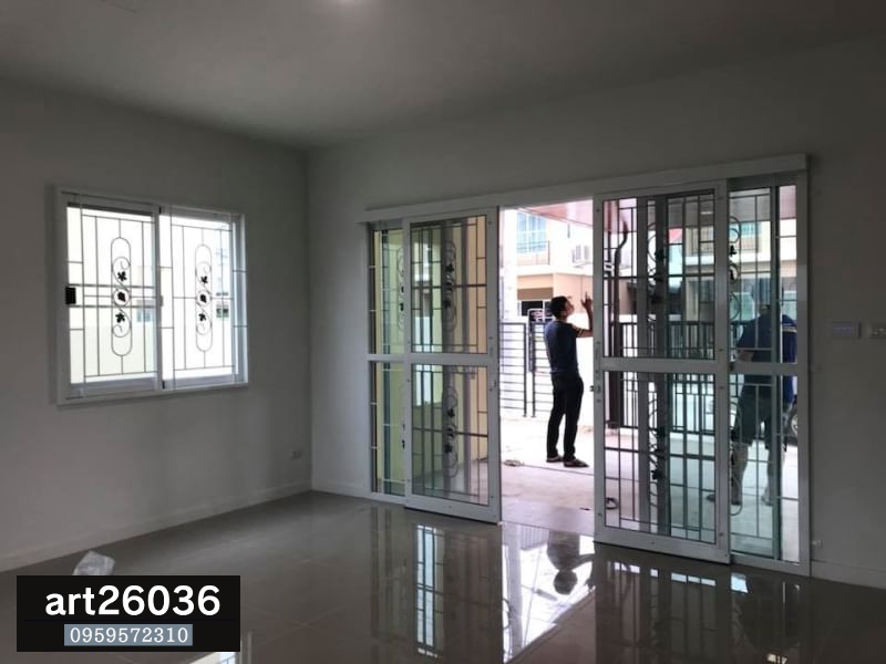 เหล็กดัดพร้อมมุ้งลวด ลายองุ่น