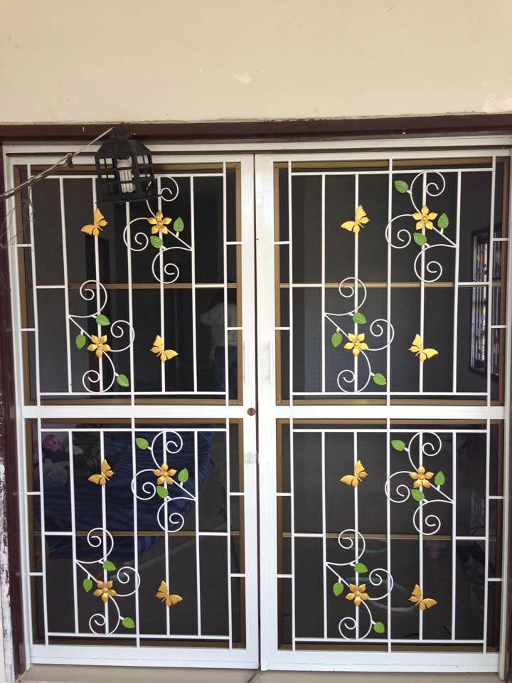 เหล็กดัดพร้อมมุ้งลวด