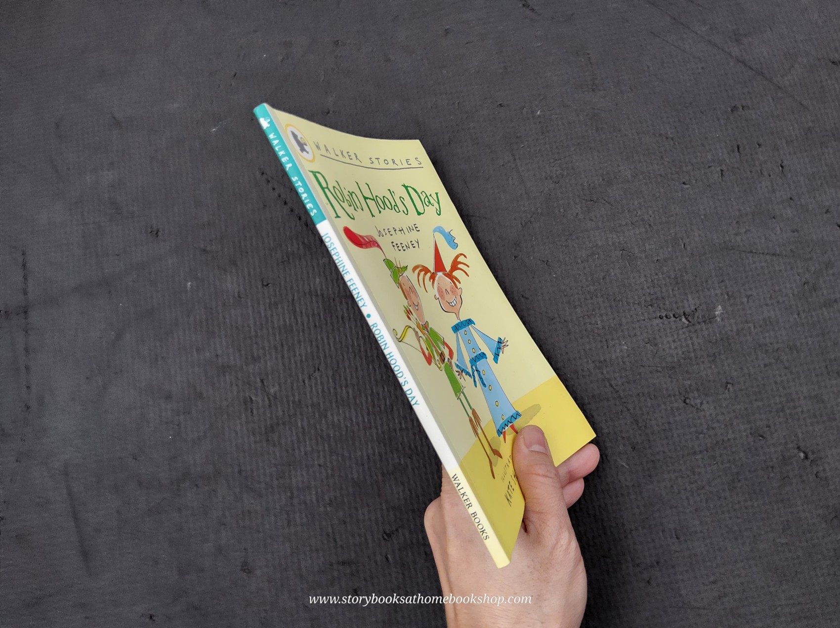 วรรณกรรมเยาวชน แนะนำ📢 **หนังสือนิทานปกอ่อน** 🍅🍓WALKER STORIES: ROBIN HOOD'S DAY BY JOSEPHINE FEENEY