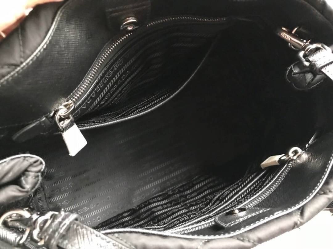New Prada Nylon Shoulder Bag มีสายยาว ถอดได้