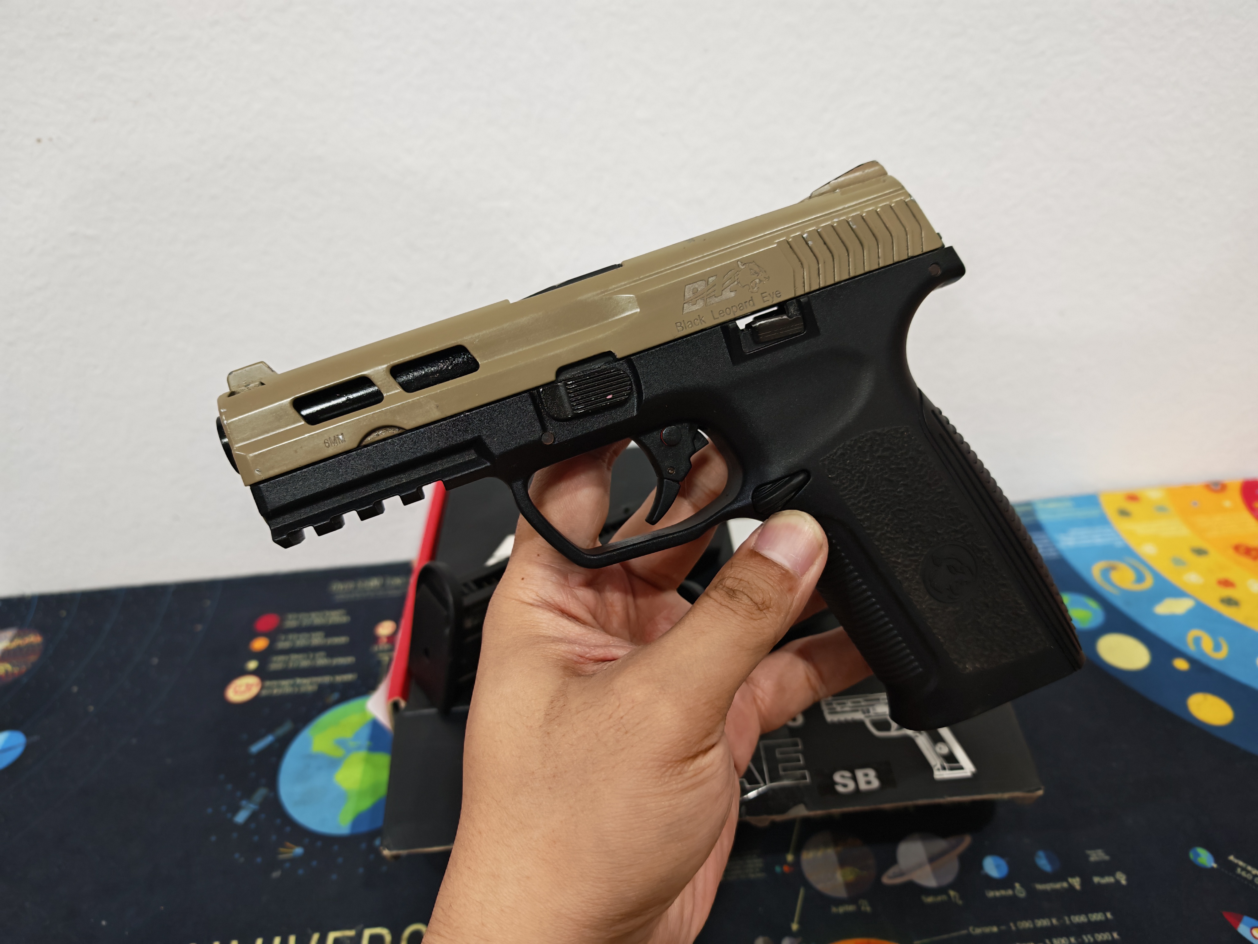 ICS BLE 006 SD4 XAE Gas TWO-TONE Revo Valve System สีทูโทน 2 แม็กกาซีน GBB ไต้หวัน BB Gun บีบีกัน แบบแก๊ส ปืนอัดลม มือสอง Airsoft Gun