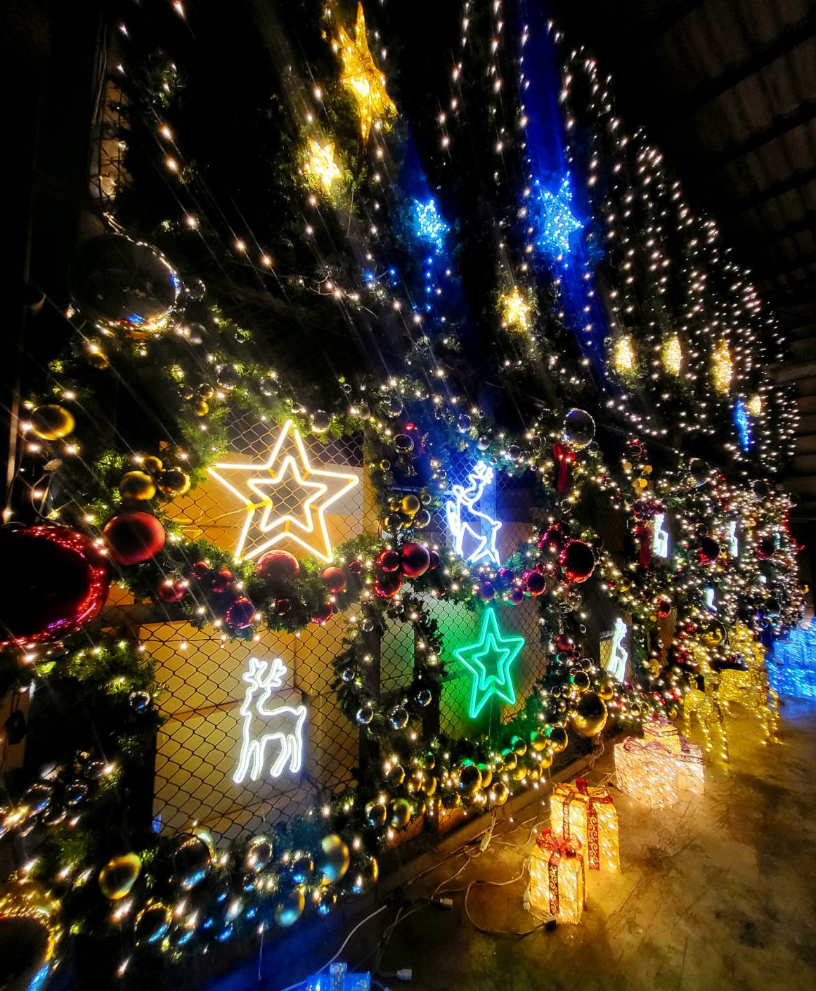 ดาวคริสต์มาส"ดาวยอดมีไฟ"ใช้ต้นเท่าไหร่เลือกขนาดที่เหมาะสมนะครับ