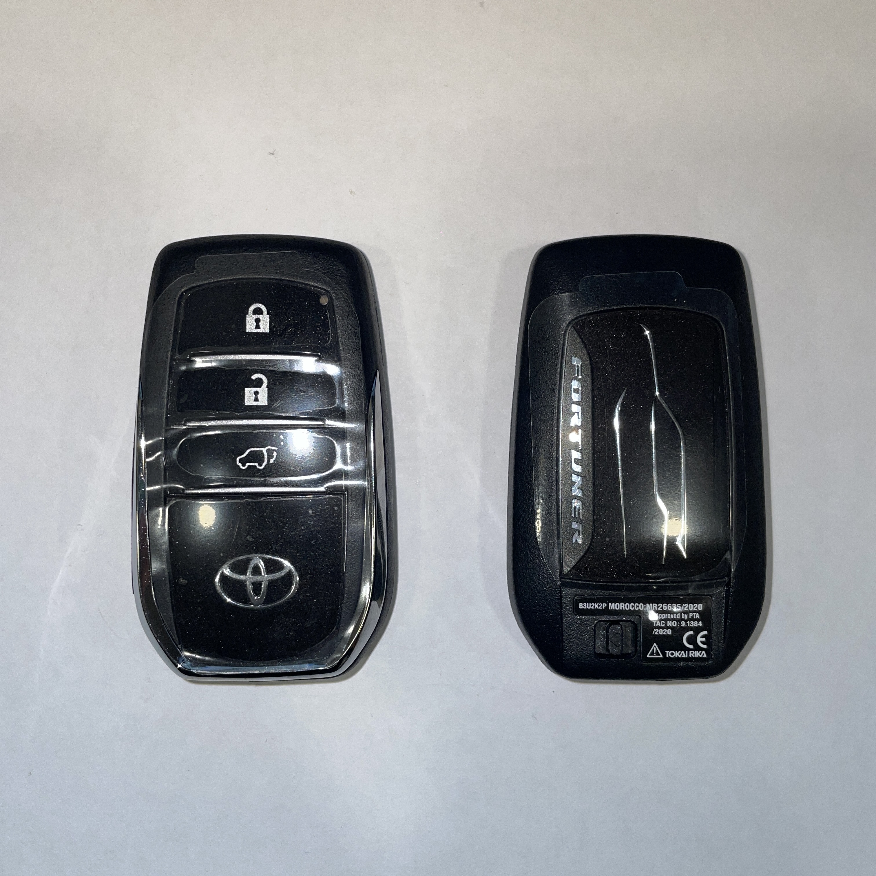 รีโมต Smart Key TOYOTA FORTUNNER 3 ปุ่ม 433 MHz [ของแท้] (ล็อก+ปลดล็อก+ฝาท้ายรถ)