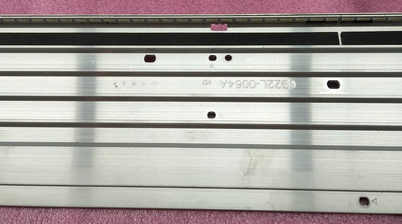 หลอดแบล็คไลท์ ของแท้ถอดจากเครื่อง รุ่นKDL-42W804A 6922L-0064A 401