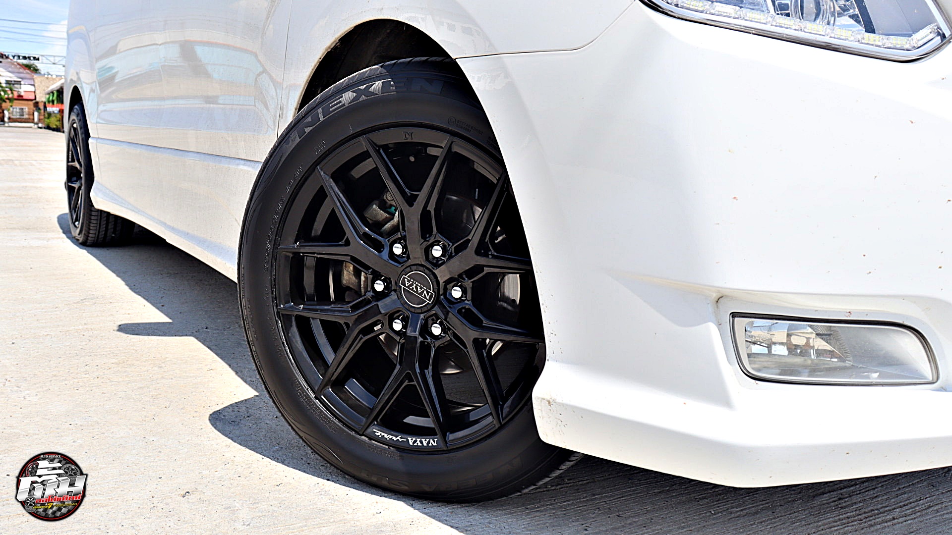 HYUNDAI H-1 เปลี่ยนล้อแม็กซ์ NAYA ALPHA-6 ขอบ18นิ้ว