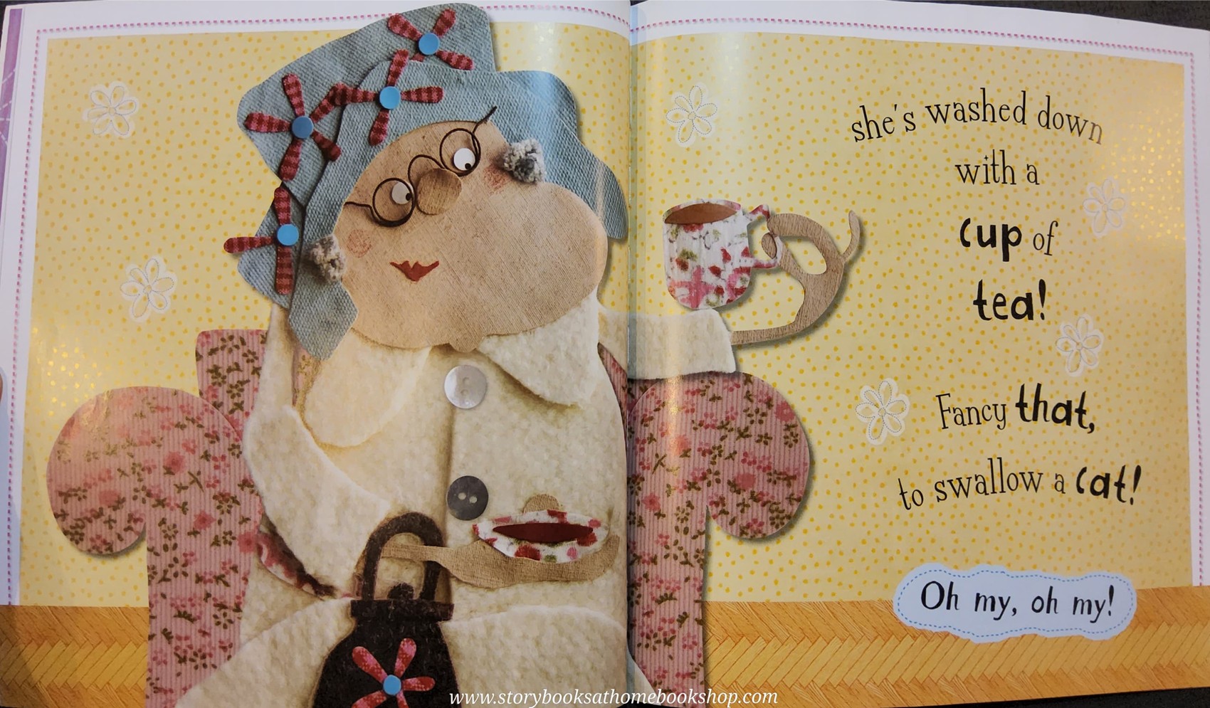 หนังสือนิทานปกอ่อน** 🍅THERE WAS AN OLD LADY WHO SWALLOWED A FLY♥️♥️