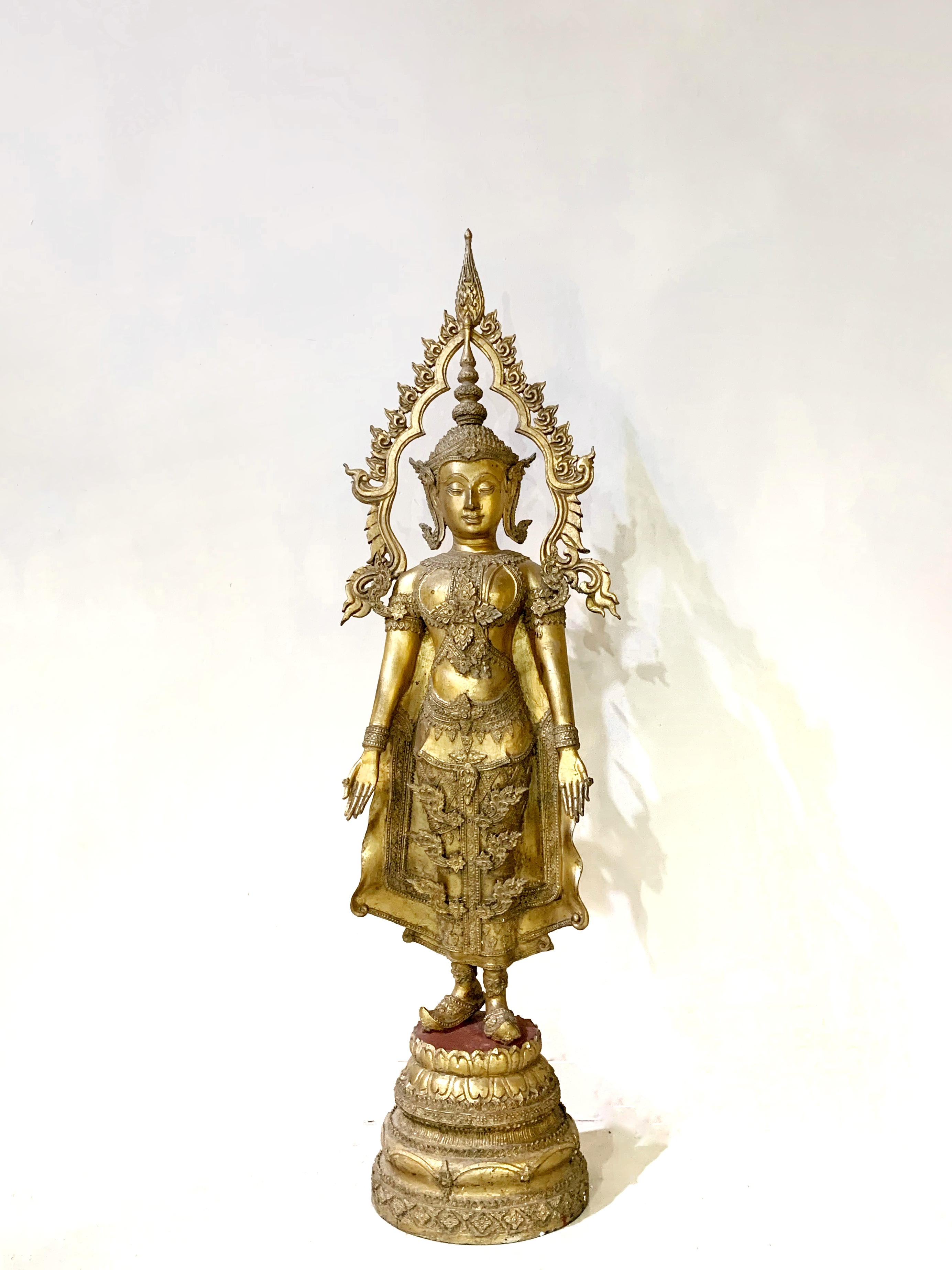 พระพุทธรูปทรงเครื่องกษัตริย์ ปางเปิดโลก สูง 52"