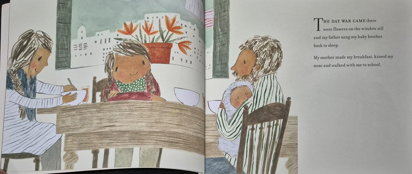 หนังสือนิทานปกอ่อน** 🍅🍅THE DAY WAR CAME BY NOCOLA DAVIES