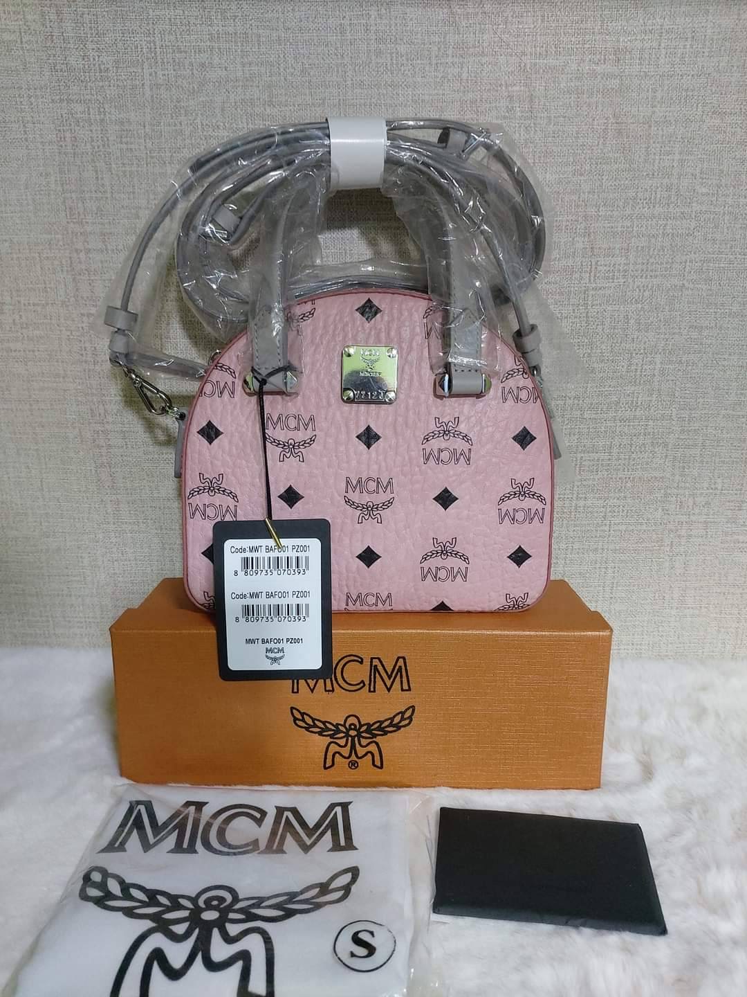 New Mcm mini half moon อุปกรณ์การ์ด ถุงผ้า