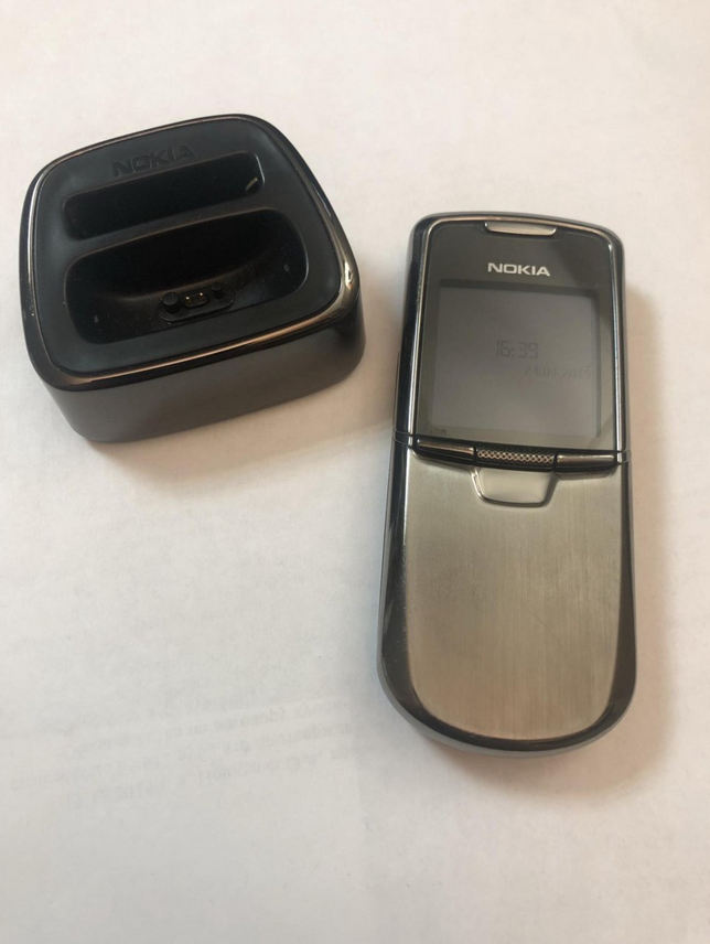 Nokia 8800 (Black Edition) !! GSM 900/1800/1900 อุปกรณ์ครบ Made in Finland