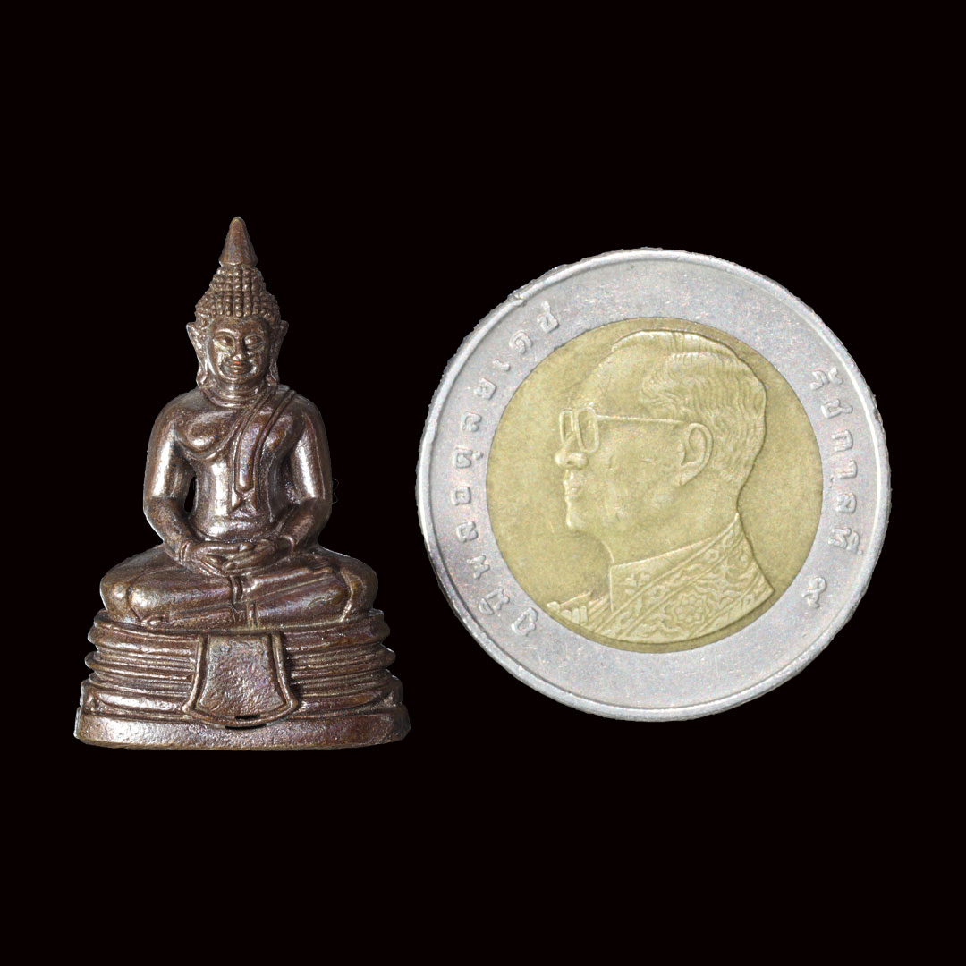 หลวงพ่อโสธร รุ่นฉลองศาลา หลวงปู่หงษ์ พรหมปัญโญ ปี47 เนื้อรวมชนวน