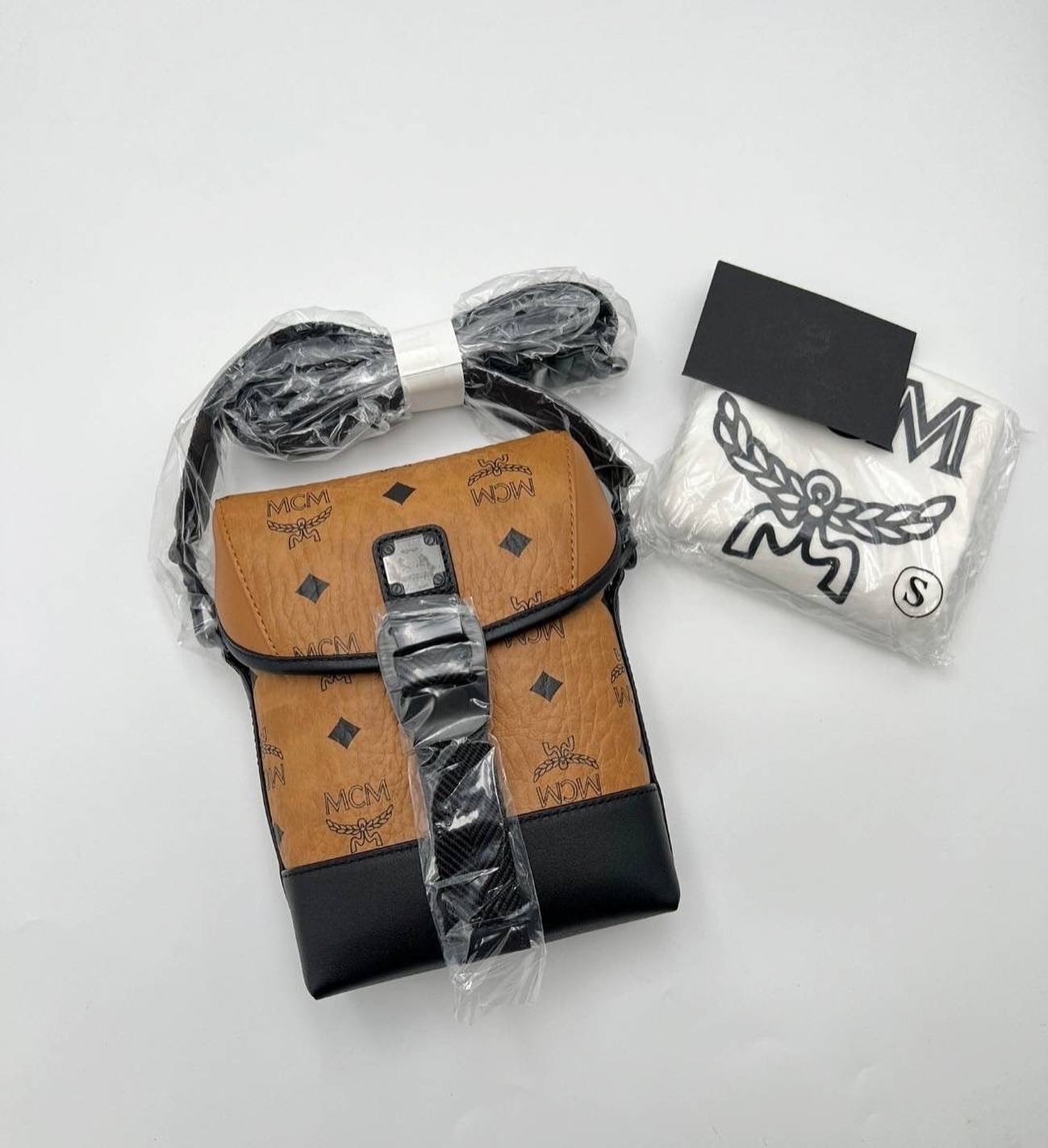 New Mcm crossbody อุปกรณ์การ์ด ถุงผ้า ถุงกระดาษ shop king power