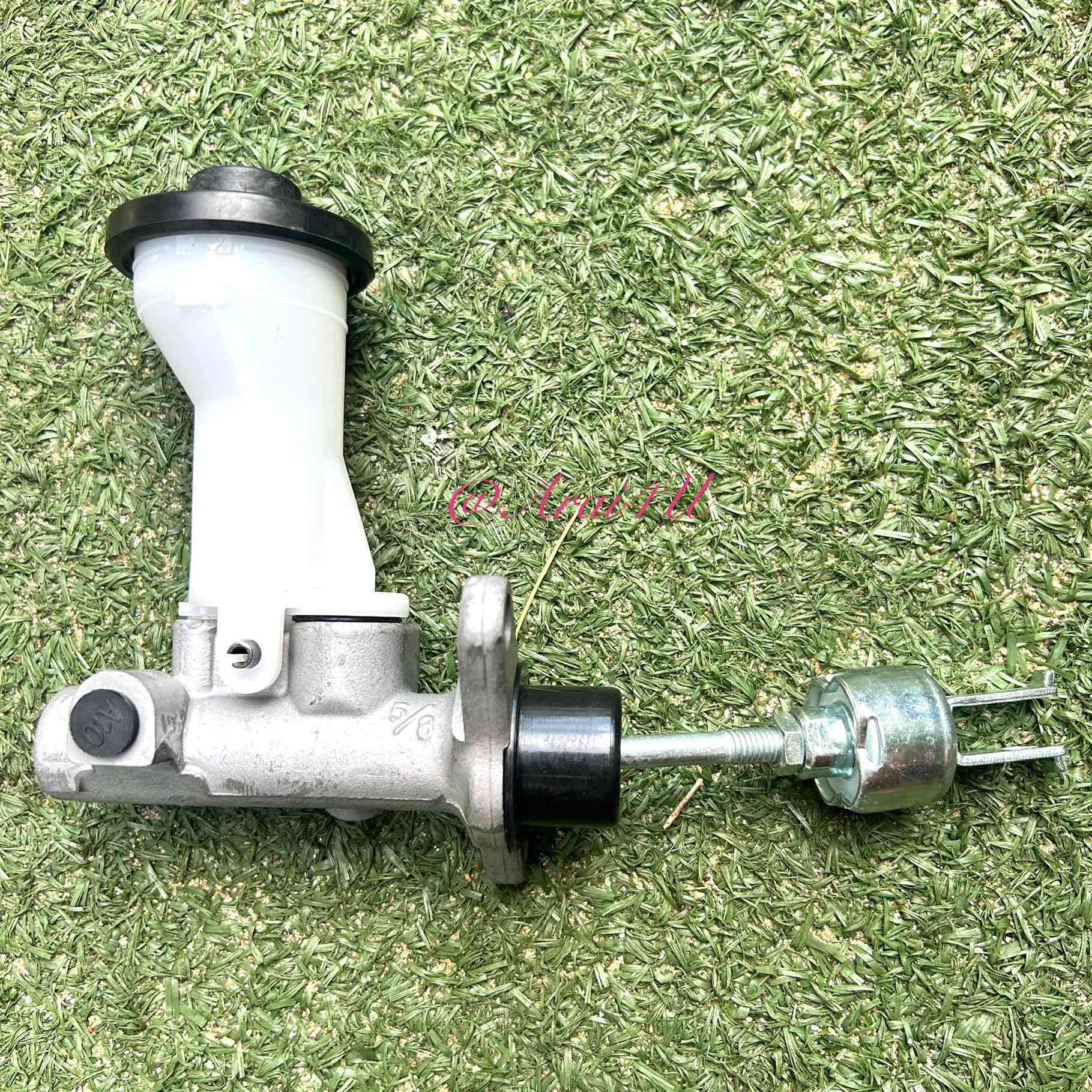 ปั้มคลัชบน TOYOTA MTX 5/8