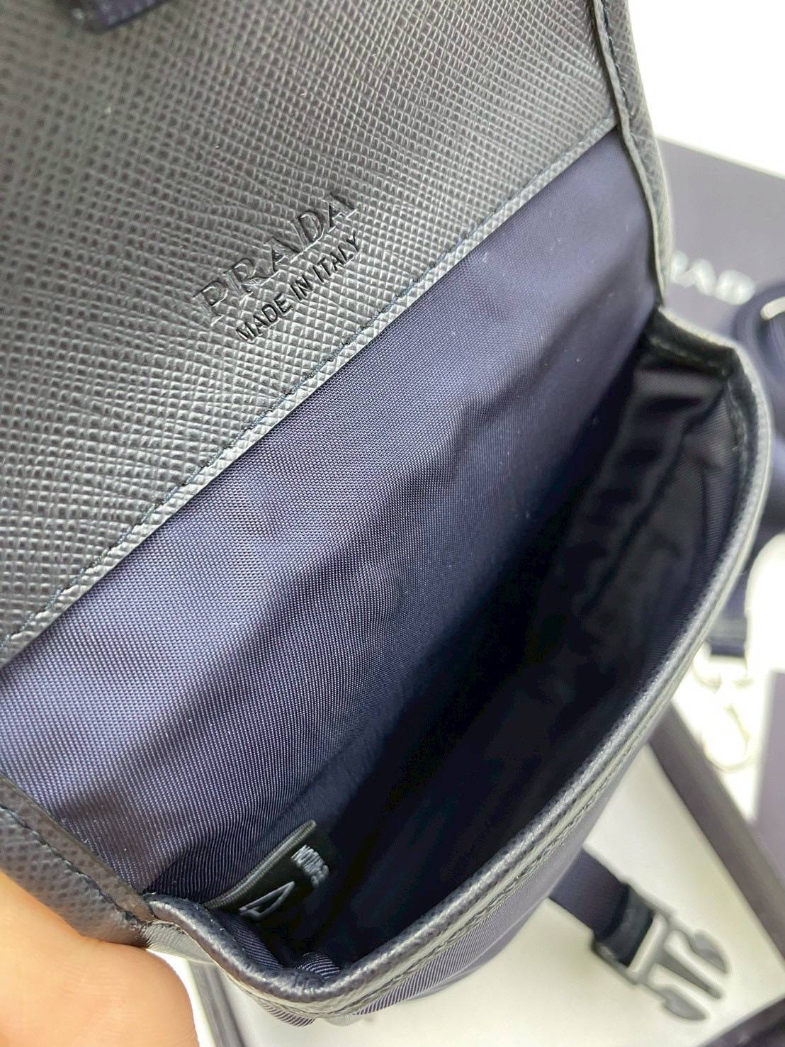 New Prada phone bag หายาก ขนาด : 17.5x12 ซม