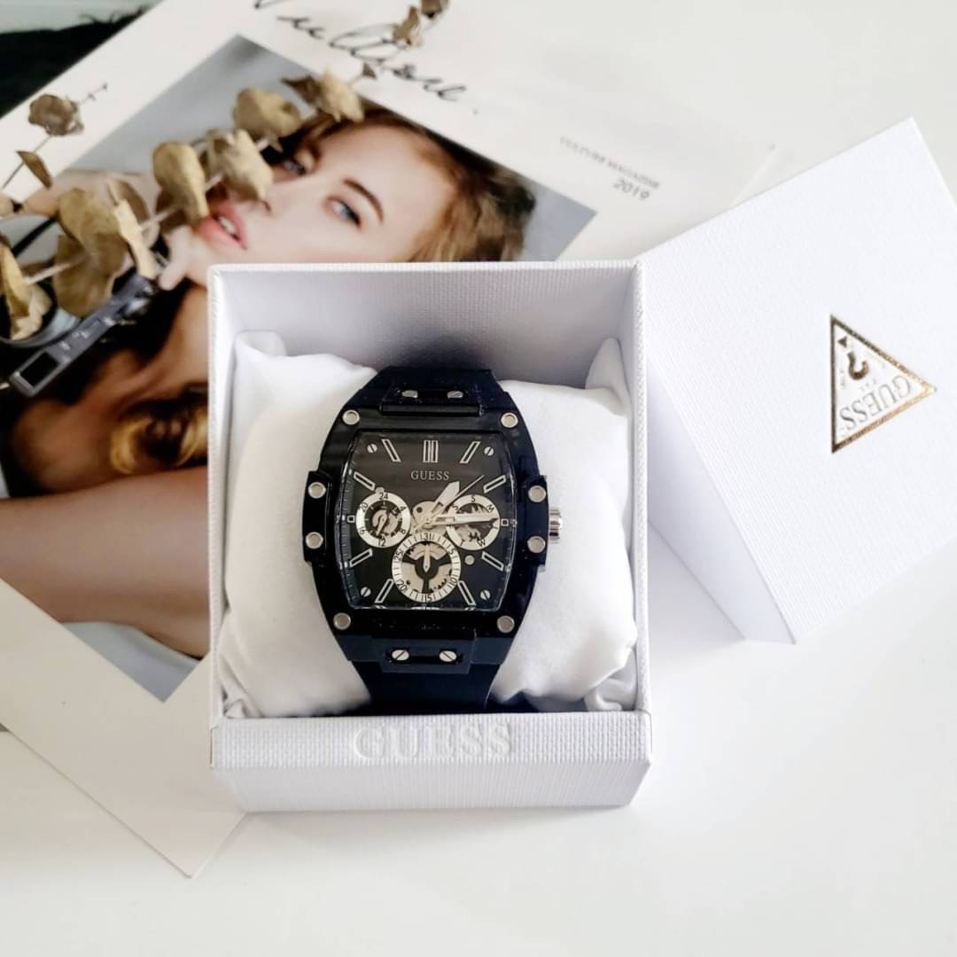 New Guess Watch GW0203G3 รุ่นนี้สวยมากค่าา ทรงเดียวกับ Richard mille นาฬิกาสุดหรู สาย Silicone สีดำ หน้าปัดโครโนกราฟ ขนาด 43 mm. รุ่นนี้สวย ฮอตฮิตมากกกๆ ใส่ได้ทั้งชายและหญิงค่ะ มาพร้อมกล่องแบรนด์