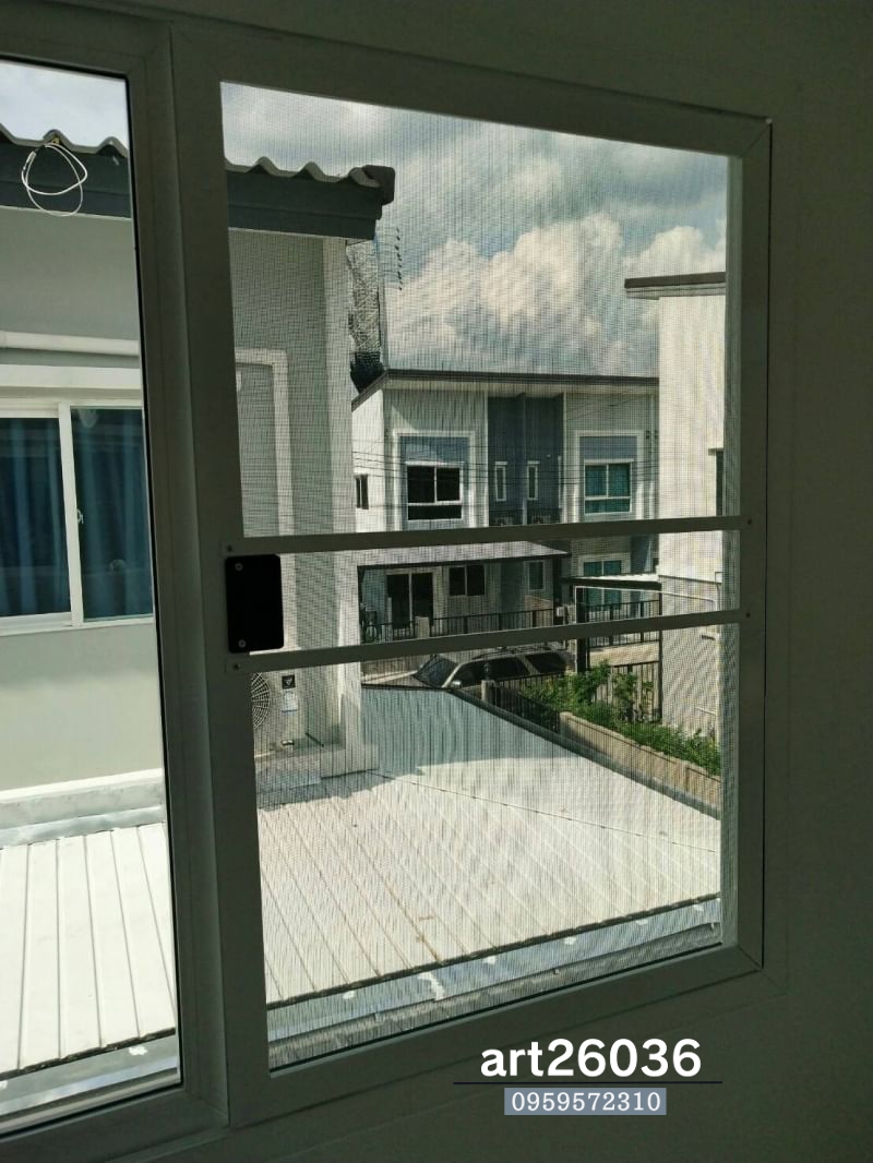 ประตูแนวมินิมอล กระจกสีบานเลื่อนพร้อมมุ้งลวด