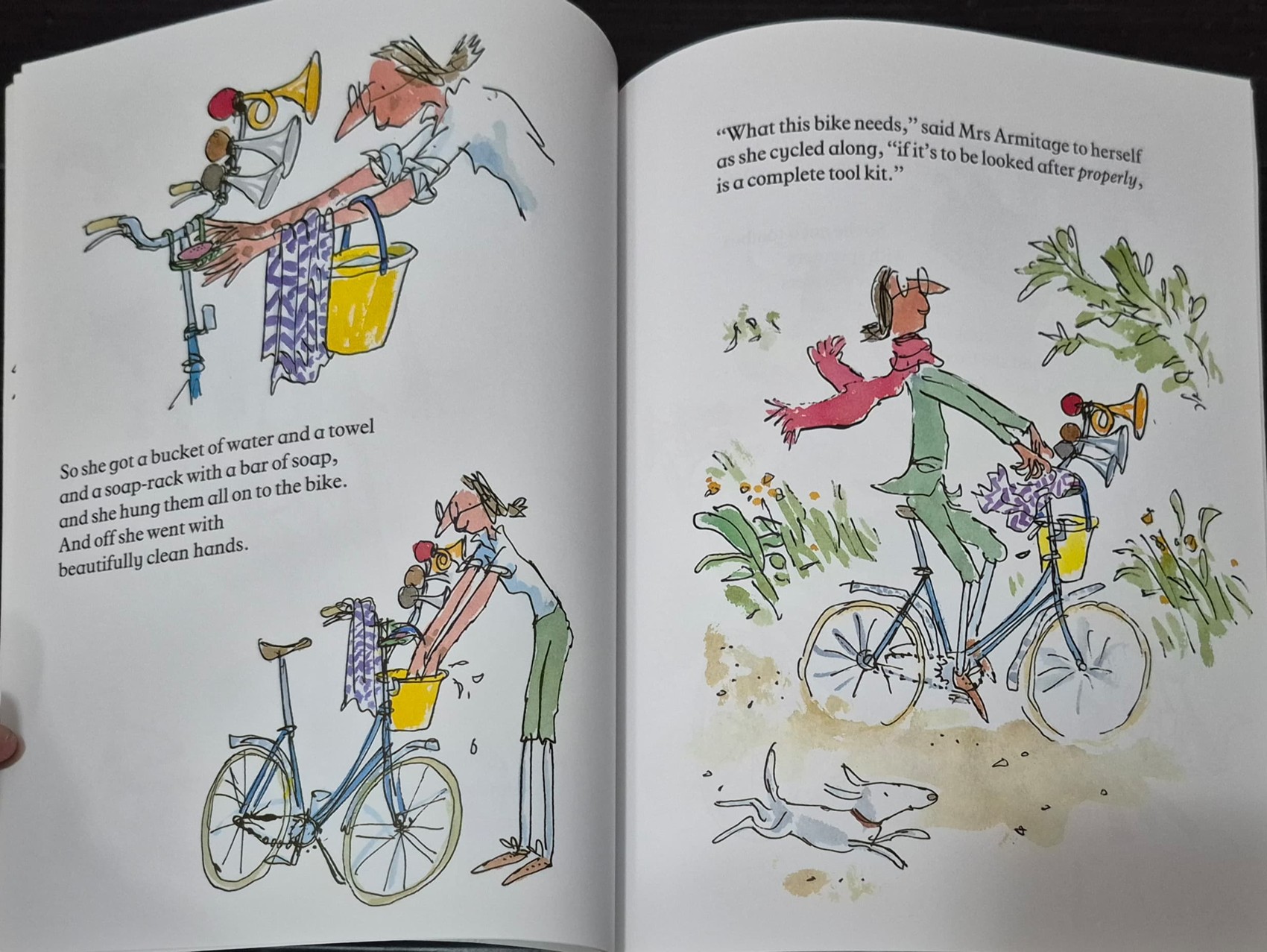 หนังสือนิทานปกอ่อน ** 🍅🍓MRA ARMITAGE ON WHEELS BY QUENTIN BLAKE