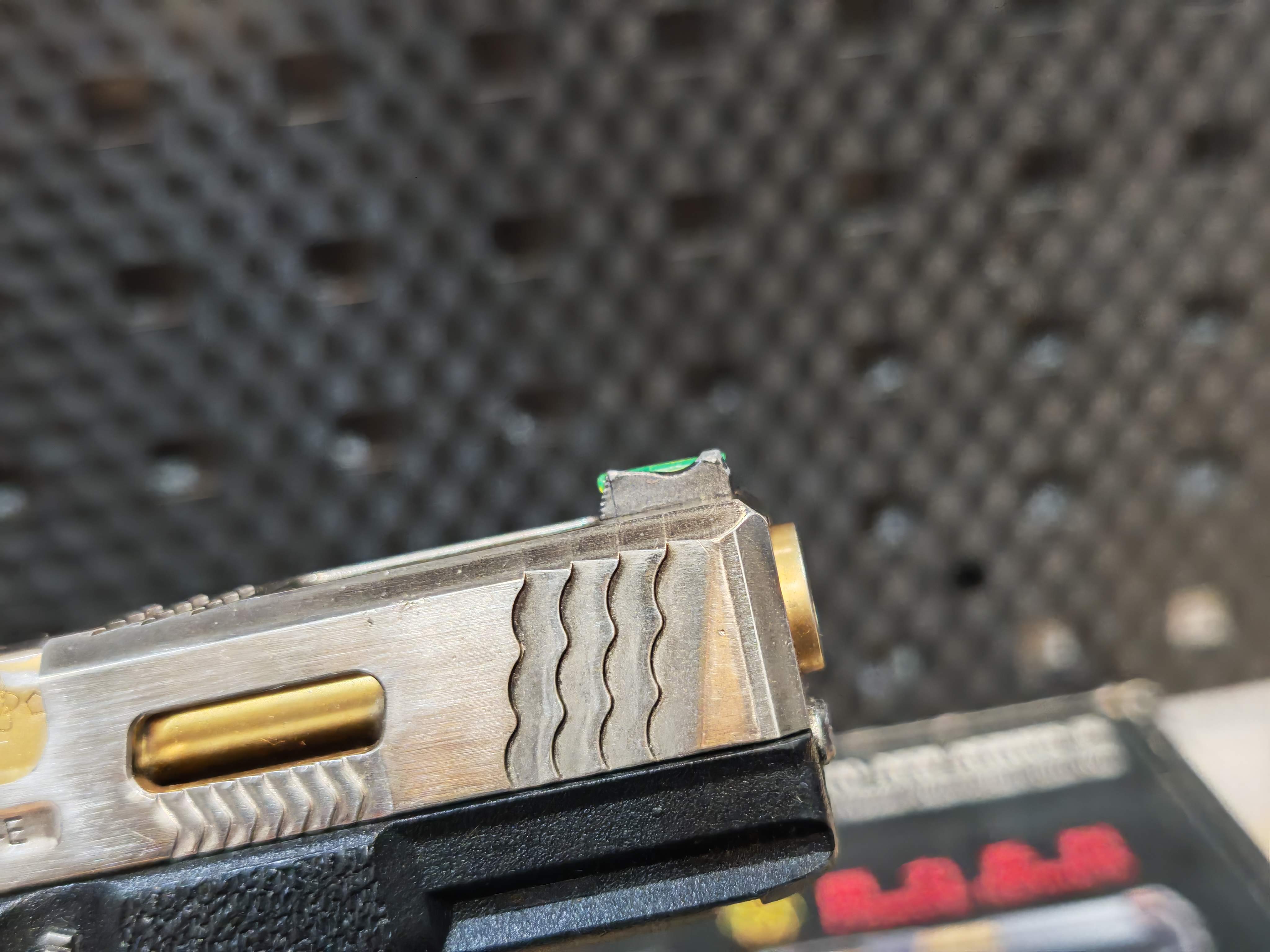 WE Glock19 G-Force Custom เฟรมดำ สไลด์เงิน ลำกล้องทอง GBB BB Gun บีบีกัน แบบแก๊ส ปืนอัดลม มือสอง Airsoft Gun