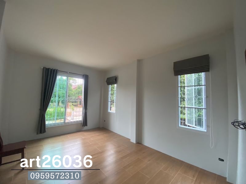 เหล็กดัดพร้อมมุ้งลวด ผ้าม่านพับ ผ้ามาตาไก่