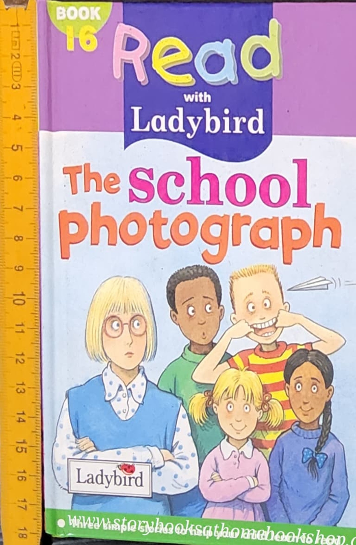 หนังสือนิทานปกแข็ง** 🍓🍓READ WITH LADYBIRD: THE SCHOOL PHOTOGRAPH
