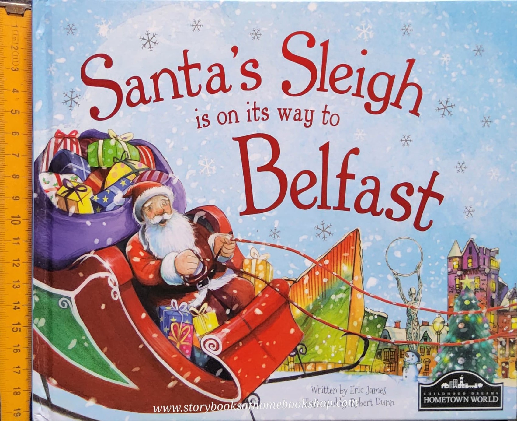 หนังสือนิทานปกแข็ง* 🍓🍓SANTA'S SLEIGH IS ON ITS WAY TO BELFAST
