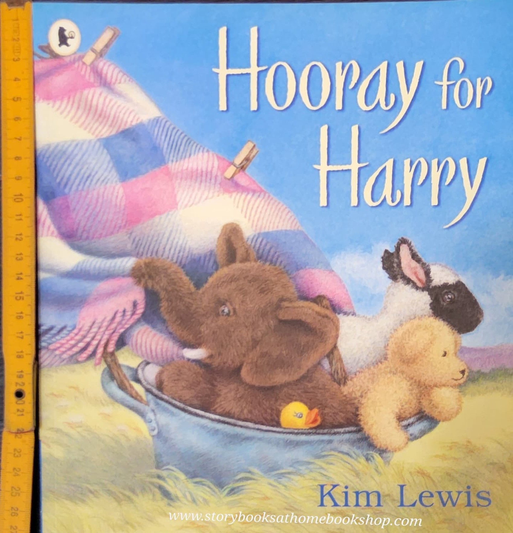 หนังสือนิทานปกอ่อน** 🍅🍓HOORAY FOR HARRY by Kim Lewis