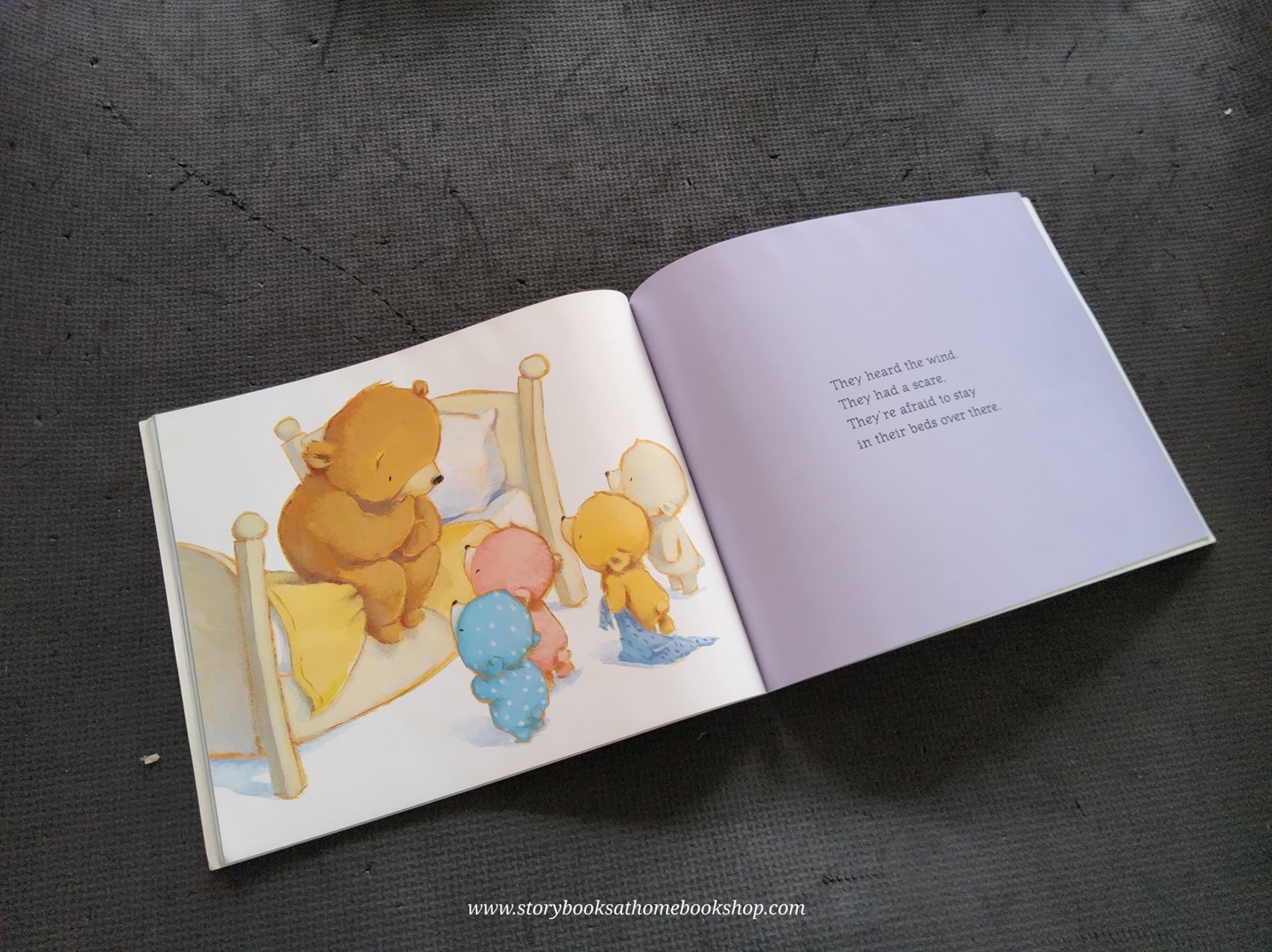 หนังสือนิทานปกอ่อน** 🍅🍓Bears in Beds