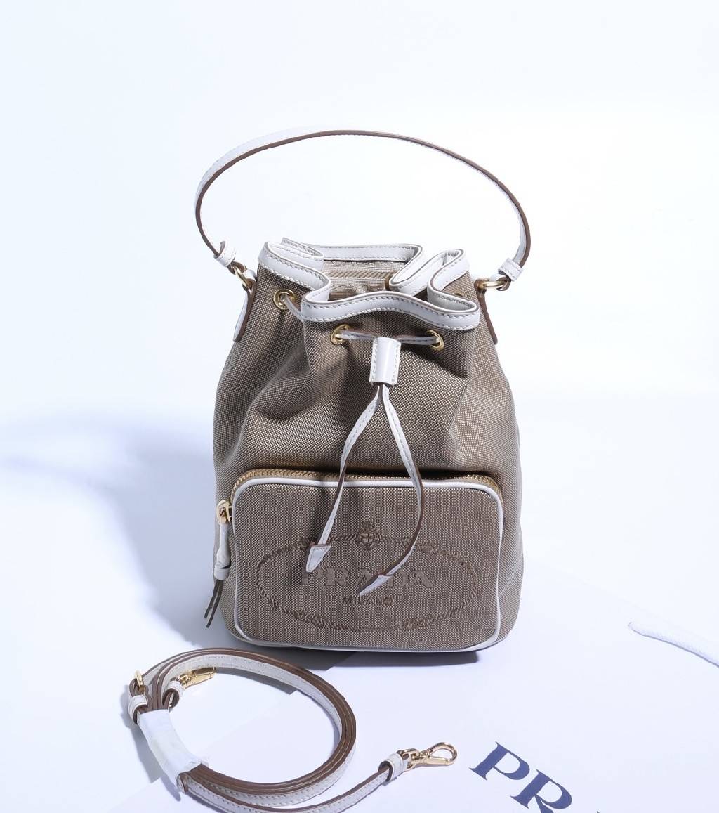 New Prada Bucket ใบเล็ก สายยาว การ์ด ถุงผ้า ถุงกระดาษ