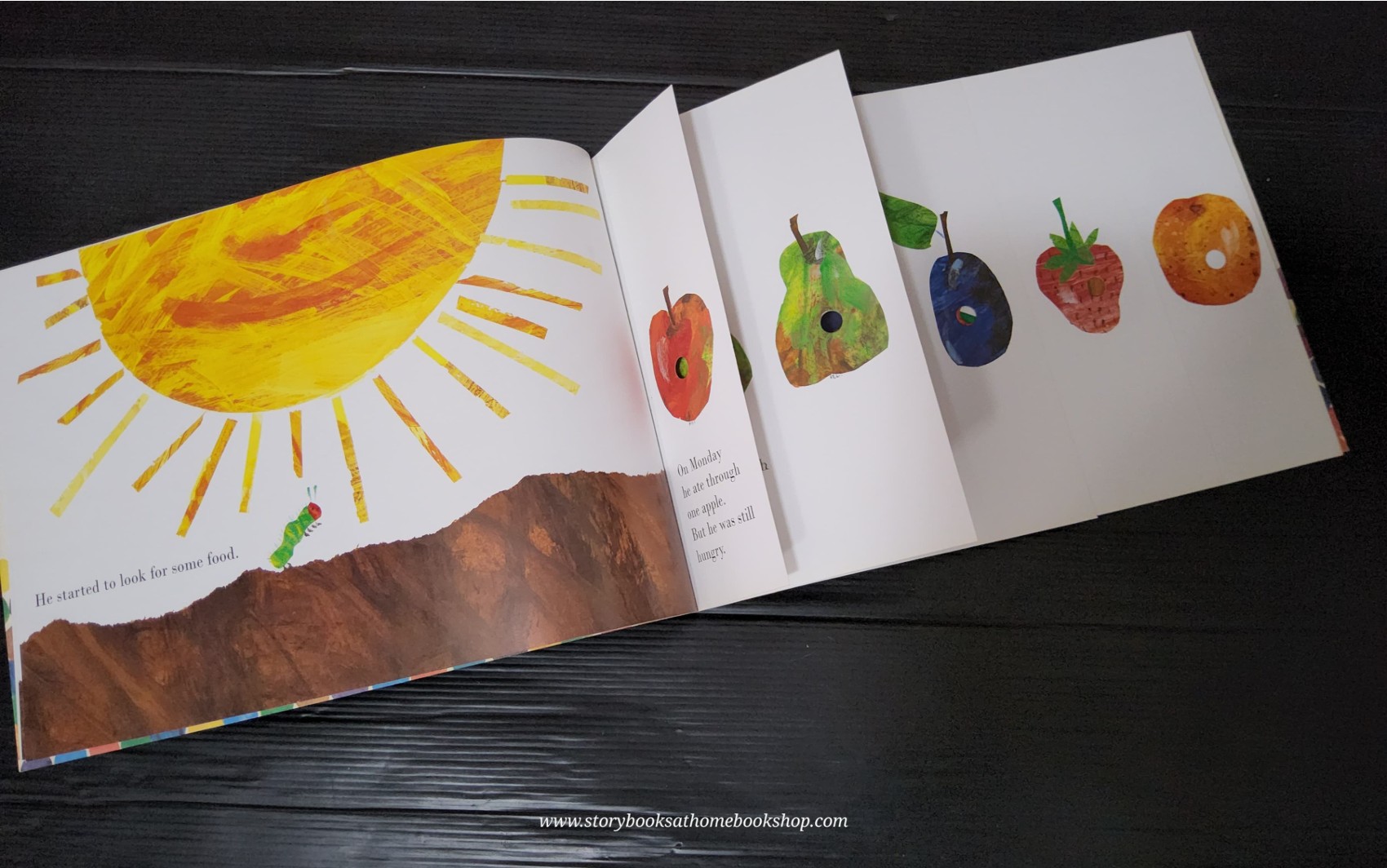 หนังสือนิทานปกอ่อน** 🍅🍓THE VERY HUNGRY CATERPILLAR BY ERIC CARLE
