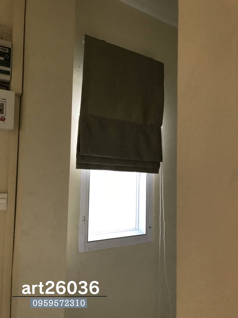 ม่านพับสีหม่นๆ