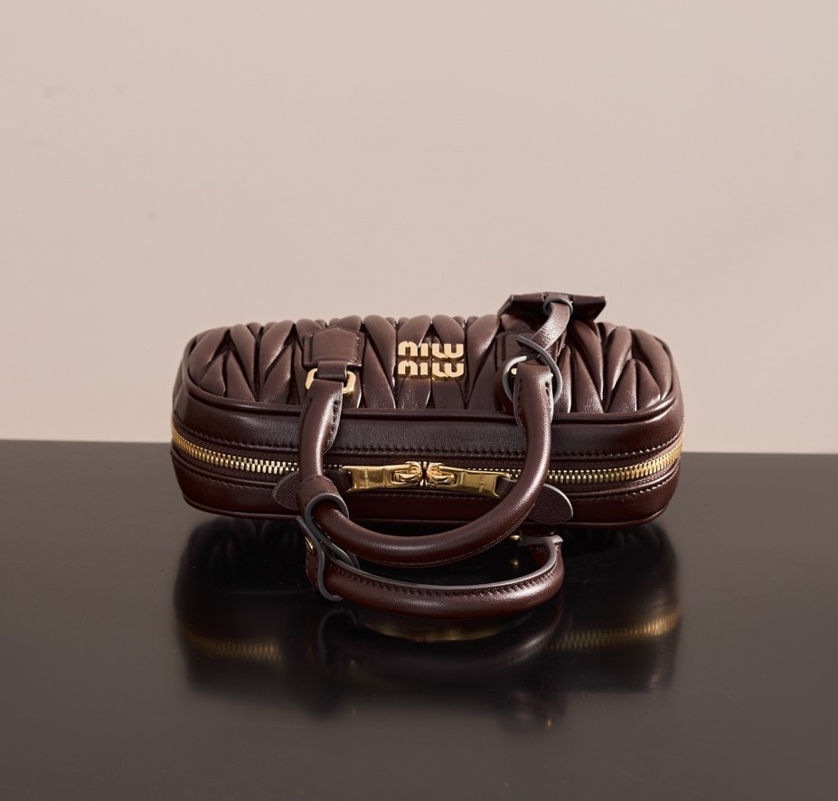 [Pre-order]กระเป๋า Miu Miu Arcadie Matelassé Nappa Leather งานเทียบแท้ คุณภาพระดับ VIP เกรดดีที่สุด