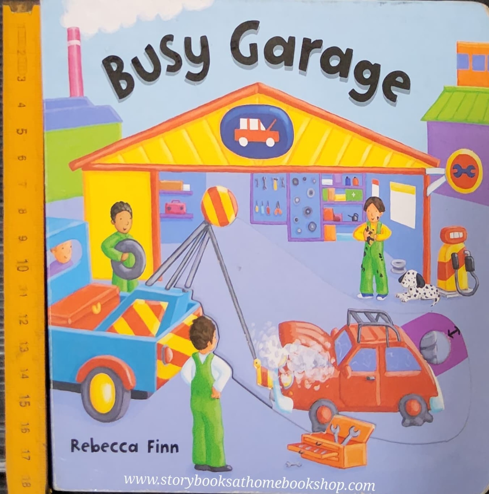 PLAY AND LEARN BOARD BOOK** 🍅🍅BUSY GARAGE BY RECECCA FINN