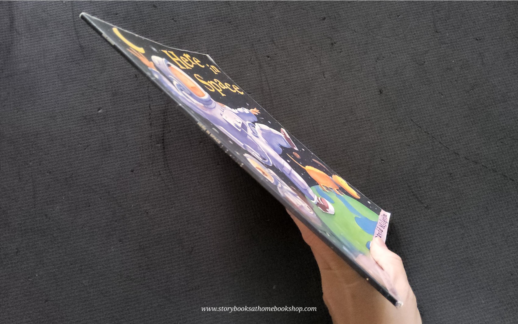 หนังสือนิทานปกอ่อน** 🍅🍓HERE IN SPACE