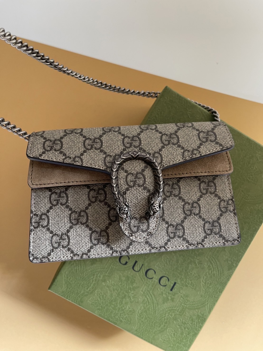 New Gucci dionysus supermini สีเบจ สายถอดได้ค่ะ ขนาด 6.5 x 4 x 1.5 นิ้ว