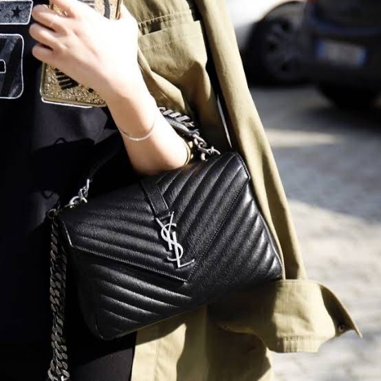 NEW YSL COLLEGE MEDIUM CHAIN BAG IN QUILTED LEATHER 24 X 17 X 6,5 CM / 9.4 X 6.6 X 2.5 INCHES อุปกรณ์กล่อง การ์ด ถุงผ้า ถุงกระดาษ