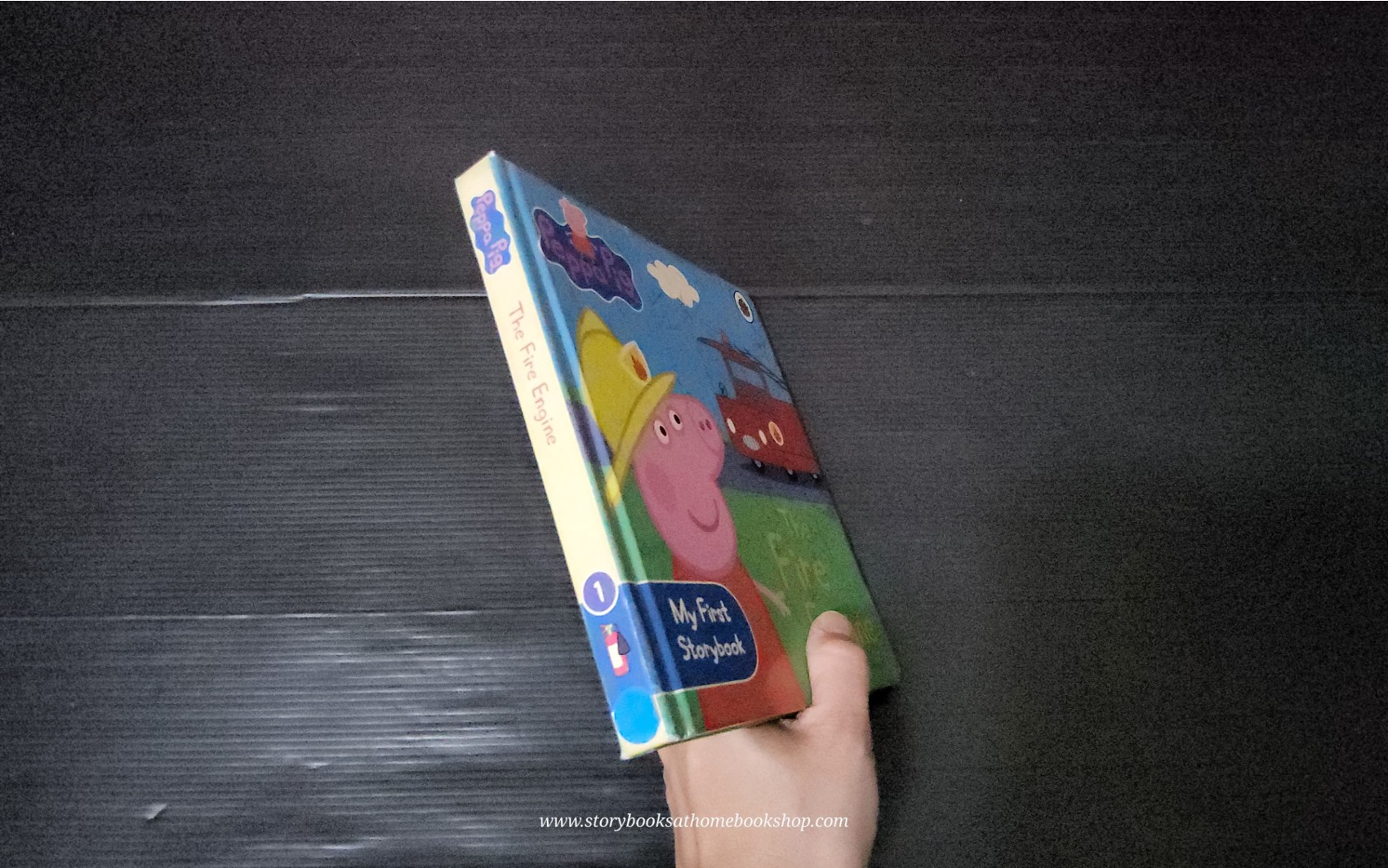 BOARD BOOK** ♥️PEPPA PIG THE FIRE ENGINE