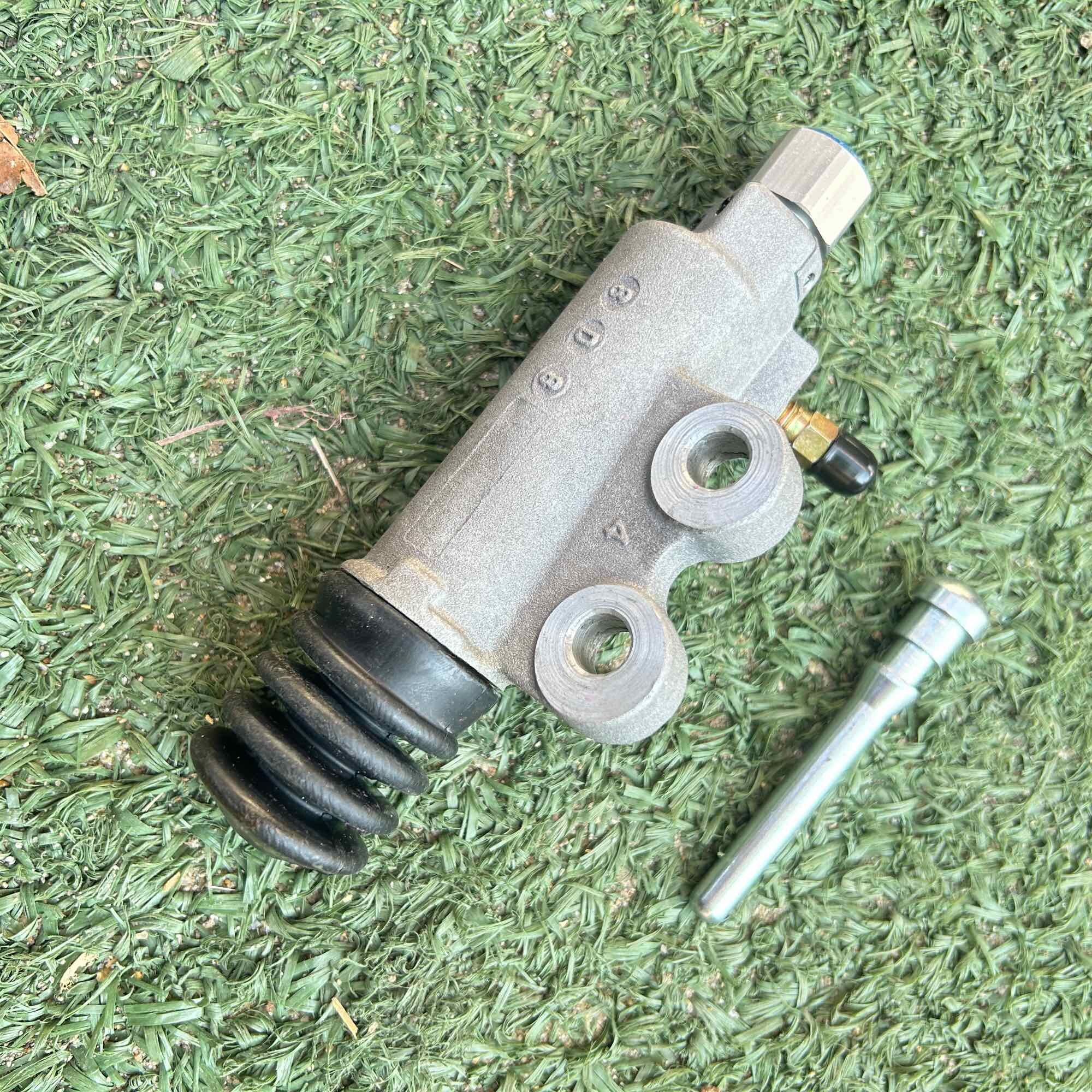 ปั้มคลัทล่าง HONDA JAZZ,CITY 03-2013 3/4 PJH700 TRW