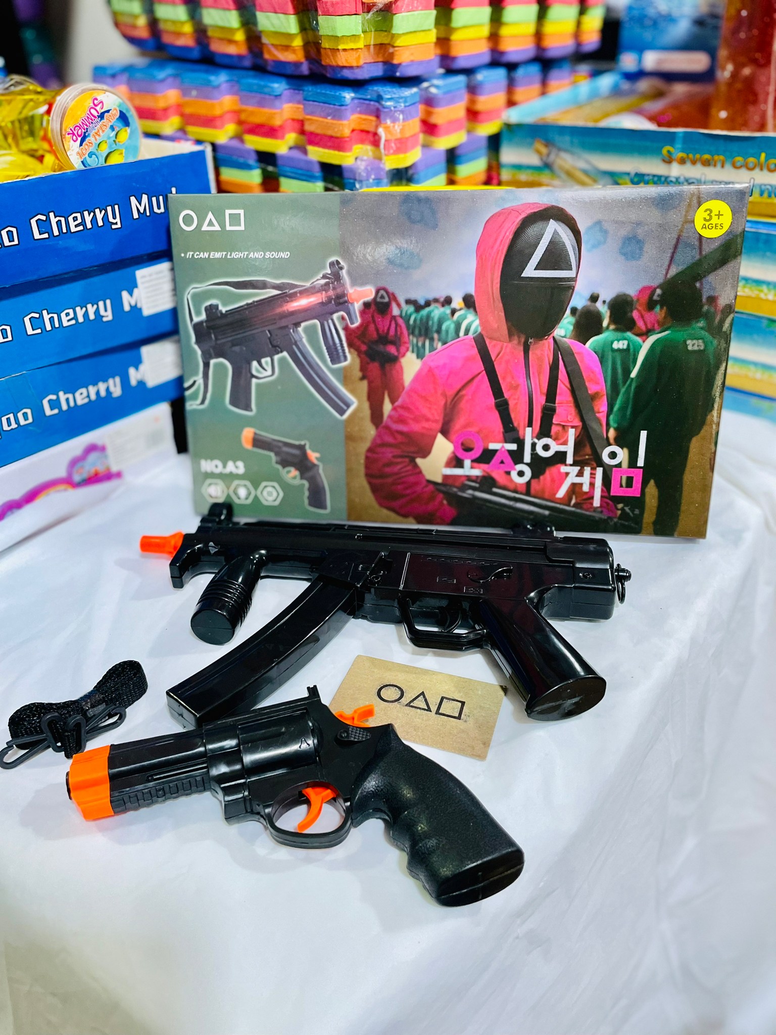 A3 ปืนไฟ มีเสียง สวิดเกมส์ มี 2 กระบอกในกล่อง ปืนใหญ่มีถ่านในตัว