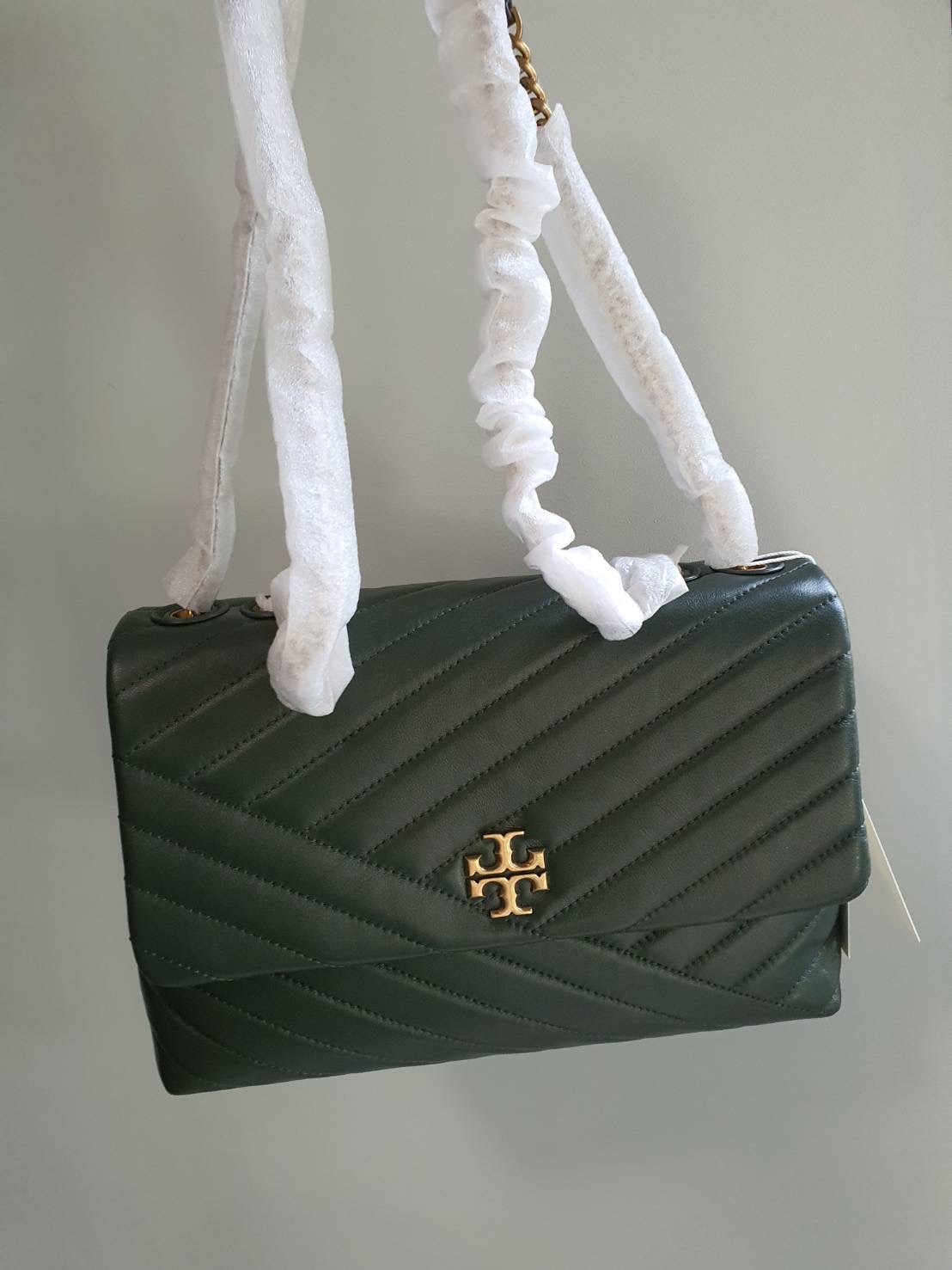 New Toryburch Kira Chevron Convertible Shoulder Bag (shop) color: sycamore/ Rolled/ Gold