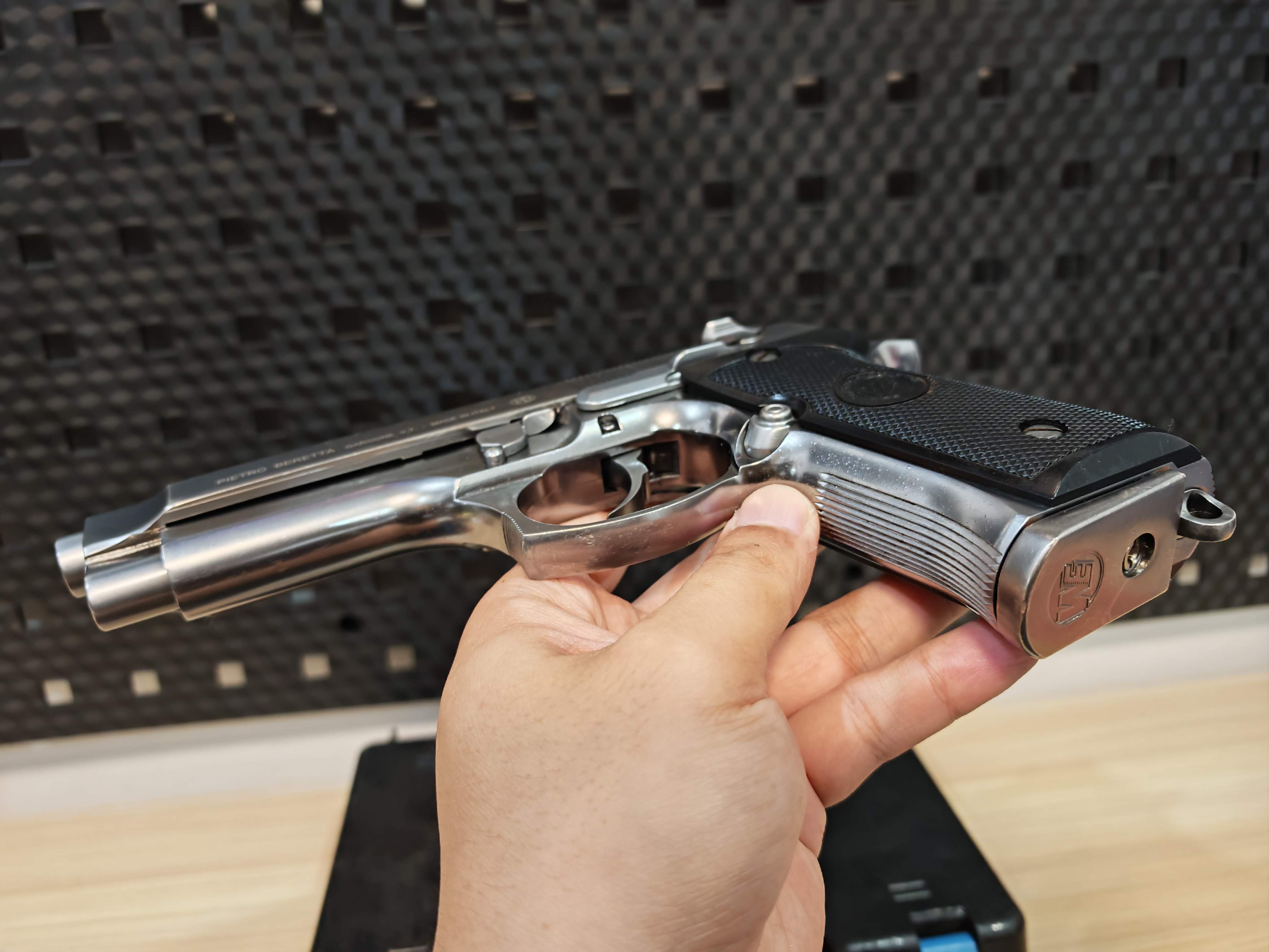 WE Beretta M92 Semi Version GBB เงิน ไต้หวัน BB Gun บีบีกัน แบบแก๊ส ปืนอัดลม มือสอง Airsoft Gun