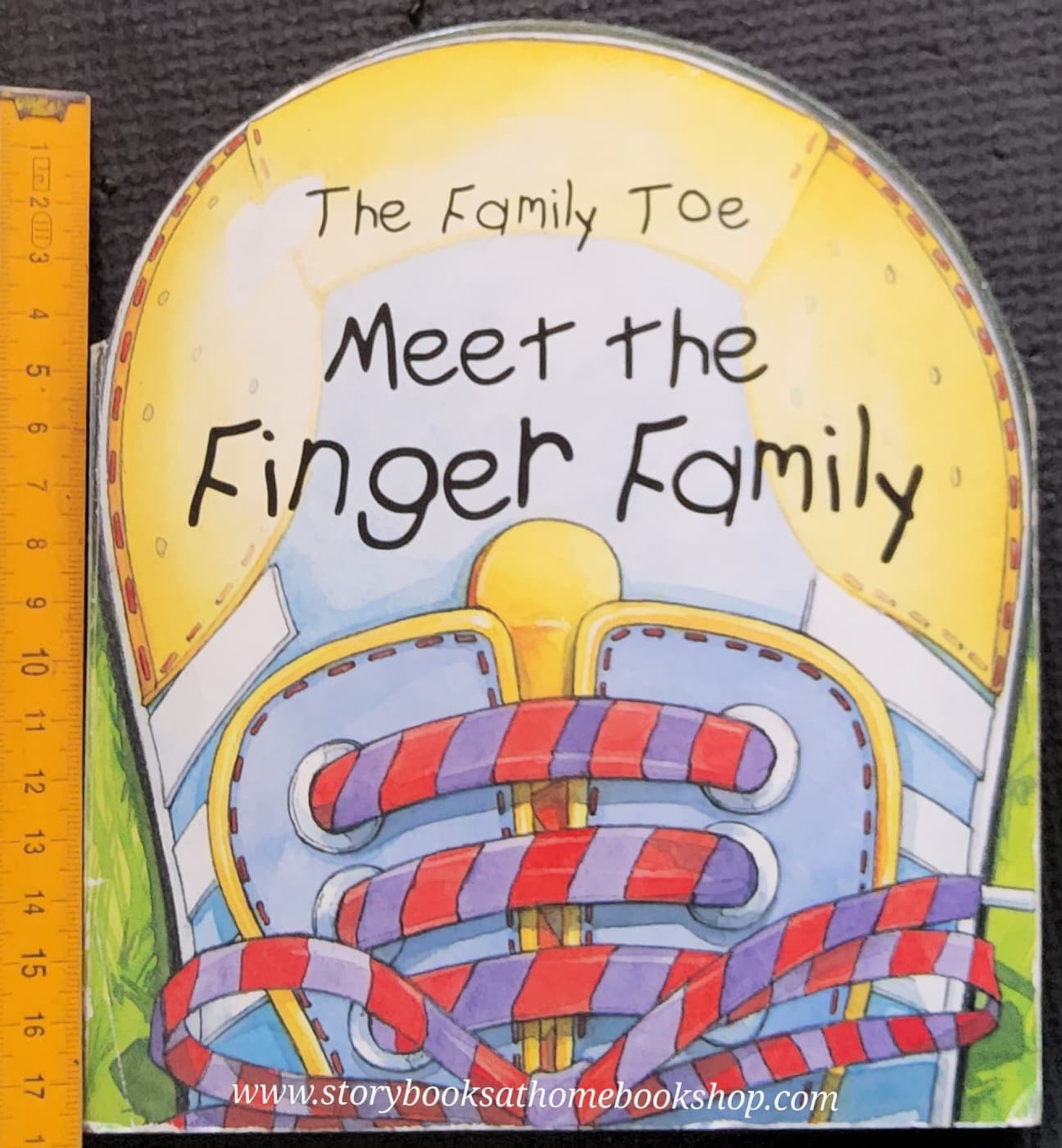 THE FAMILY TOE MEET THE FINGER FAMILY