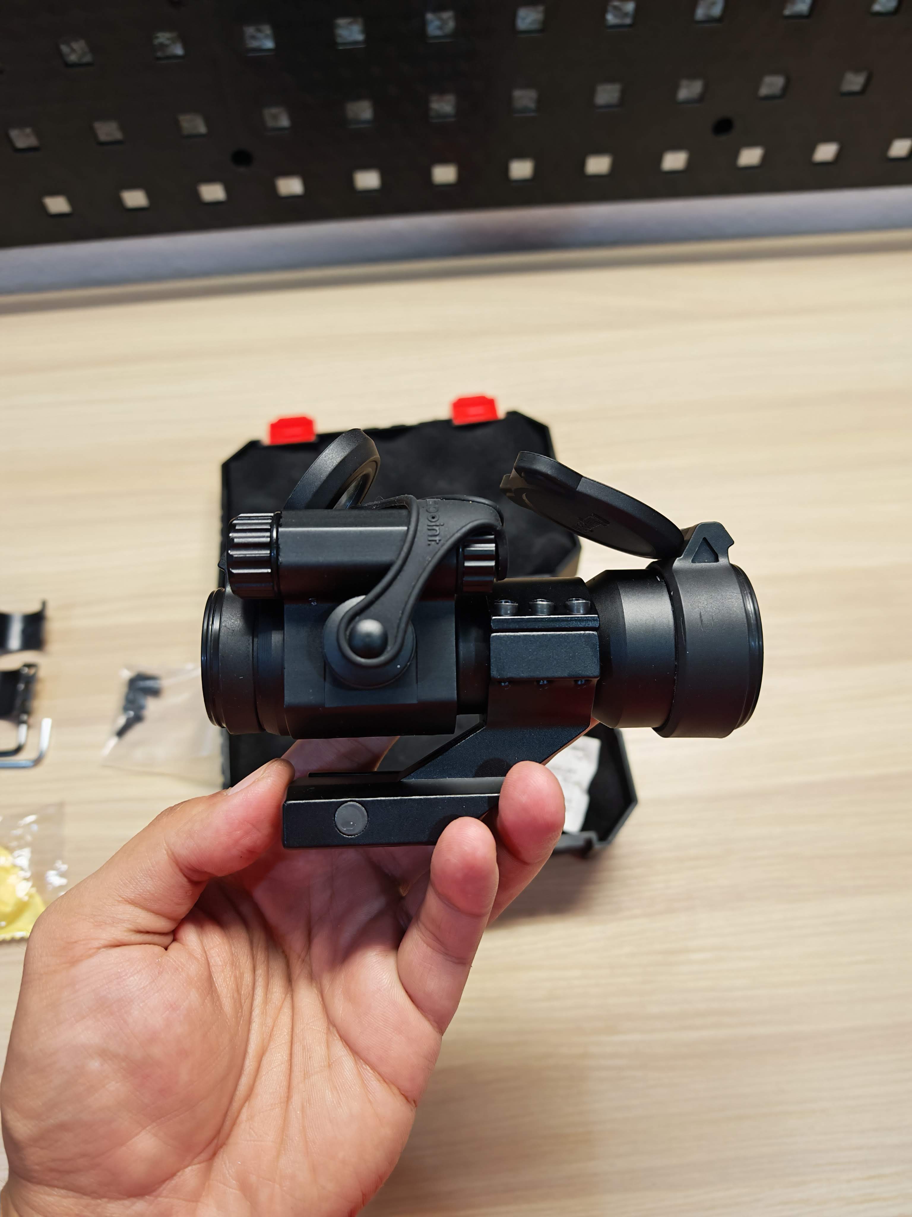 Holy Warrior Red Dot Aimpoint Comp M2 + ขาจับ 2 แบบ โค้งและตรงกล่องครบ มือสอง