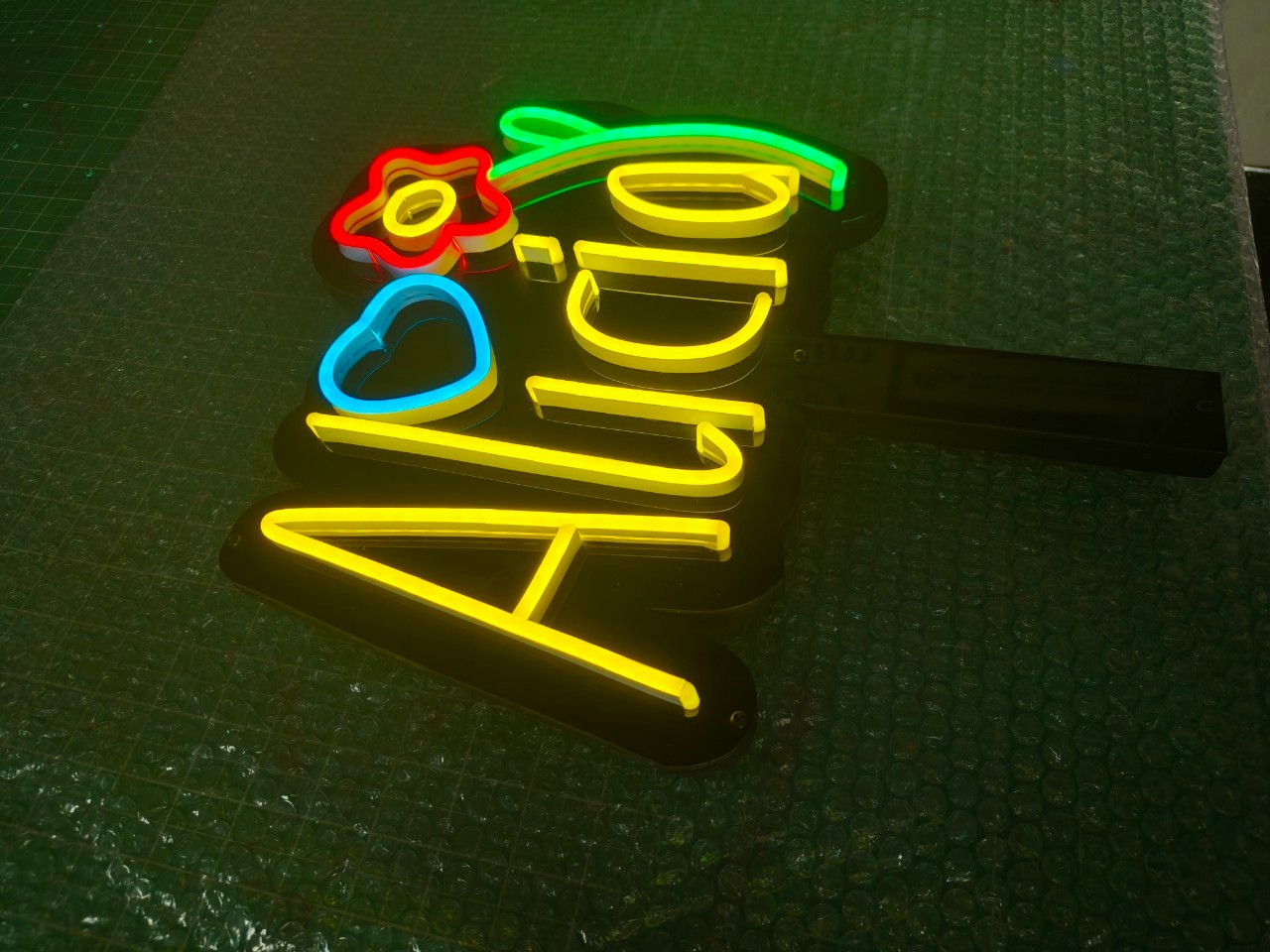 ป้ายไฟเชียร์ รับได้ภายใน 1 วัน