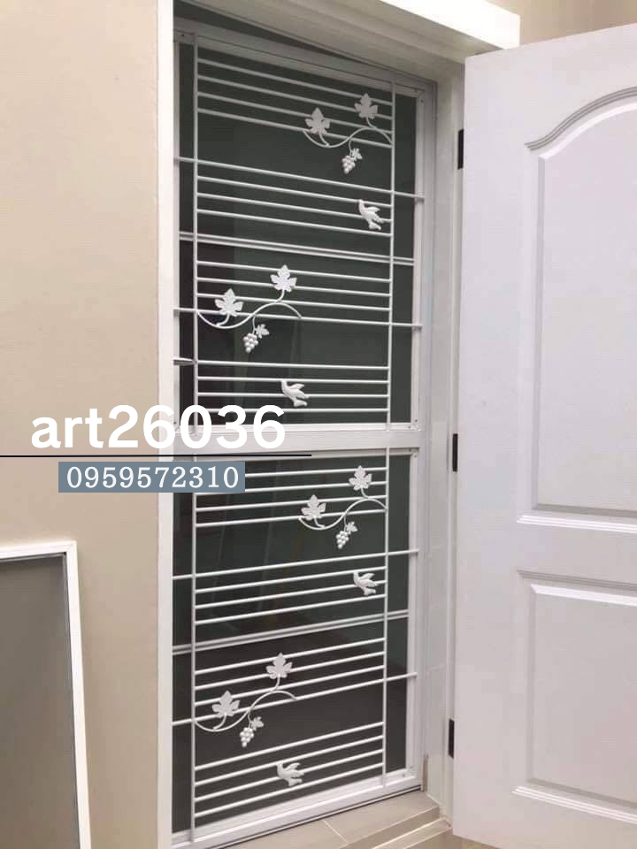 เหล็กดัดพร้อมมุ้งลวด บานประตูและหน้าต่าง