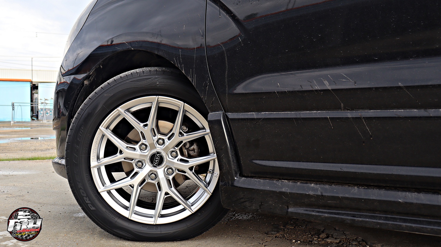 HYUNDAI H-1 เปลี่ยนล้อยาง NAYA ALPHA-6 ขอบ18นิ้ว ยางTOYO PROXES CR1 SUV 235/55R18 104V