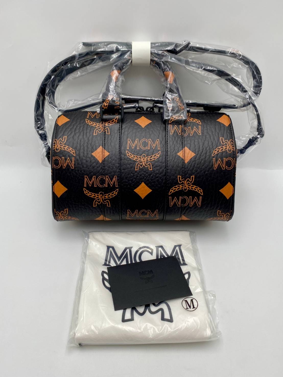 New Mcm ทรงหมอน รุ่นใหม่มาแล้วจ้า อุปกรณ์การ์ด ถุงผ้า ถุงกระดาษ โบว์