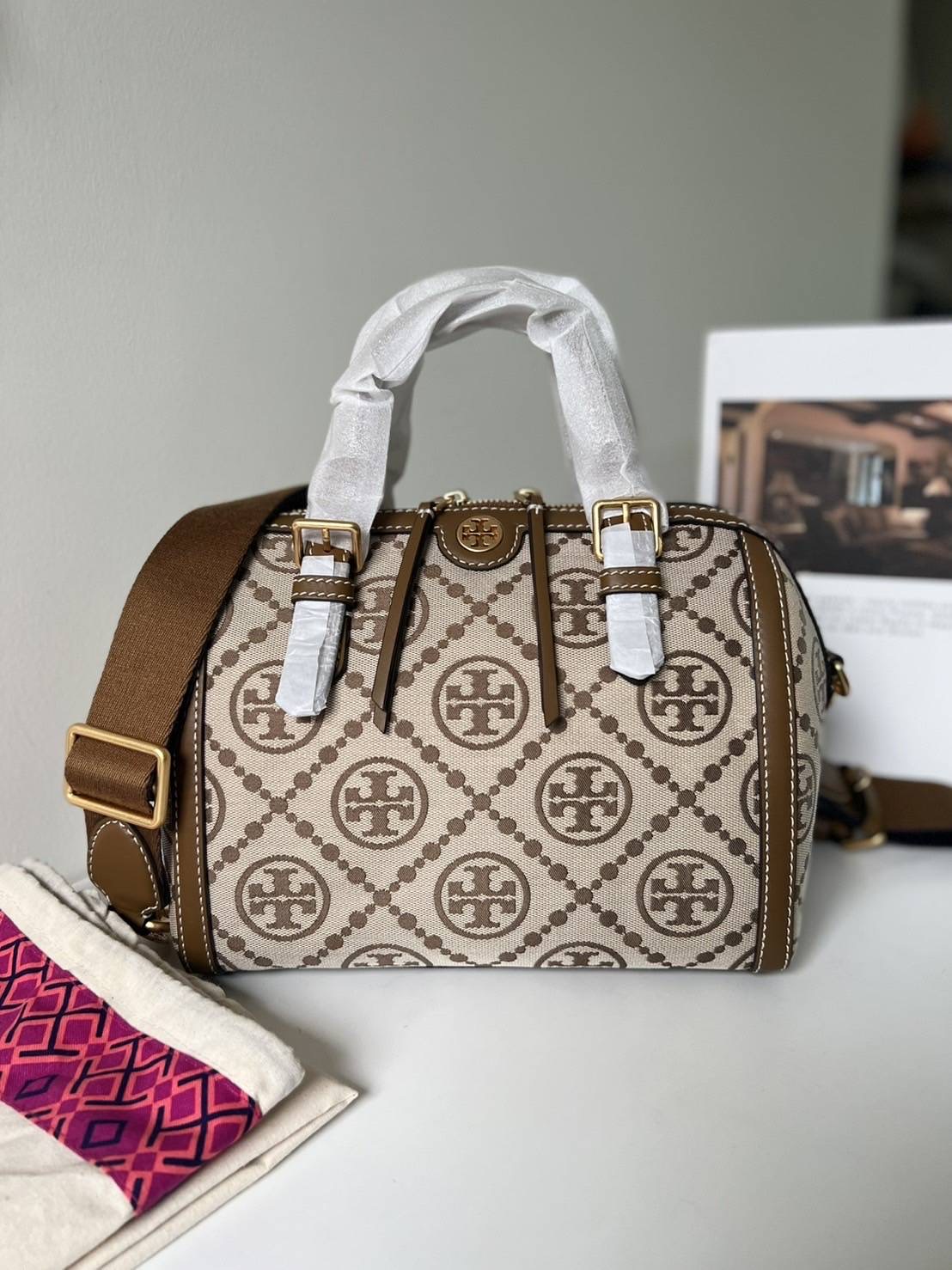 New TORY BURCH T MONOGRAM JACQUARD BARREL