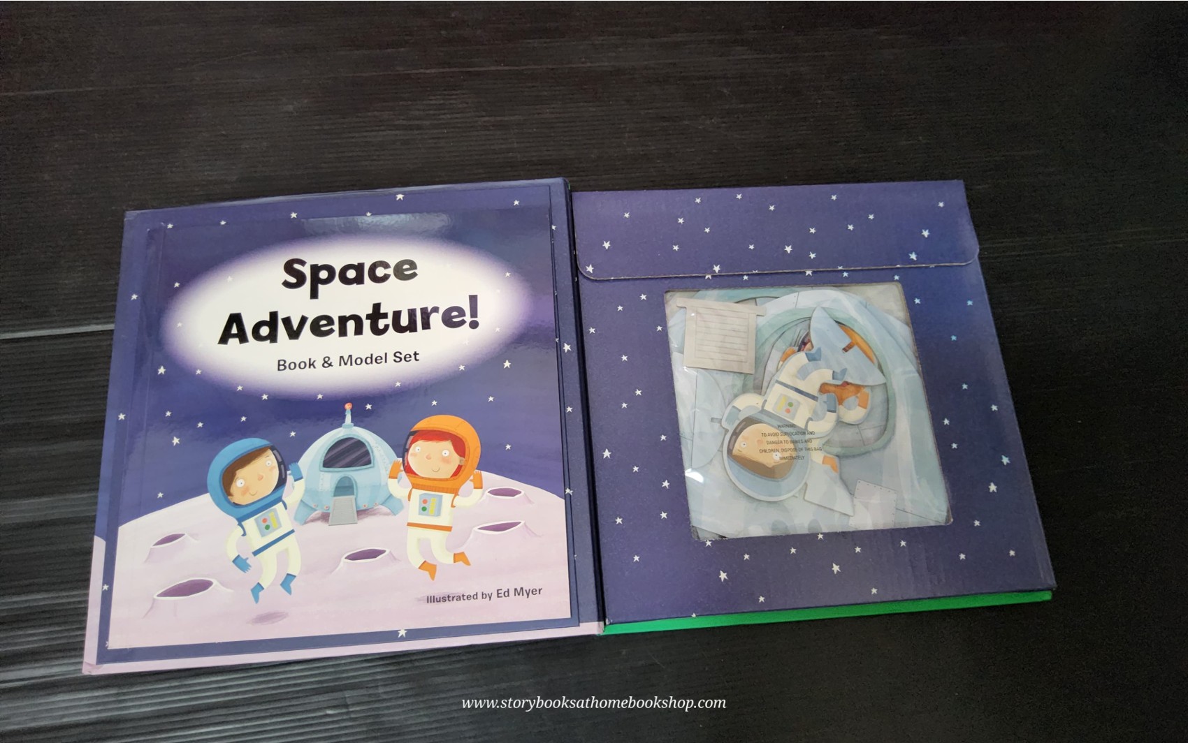 BOOK AND MODEL SET ** 🍅🍅SPACE ADVENTURE!