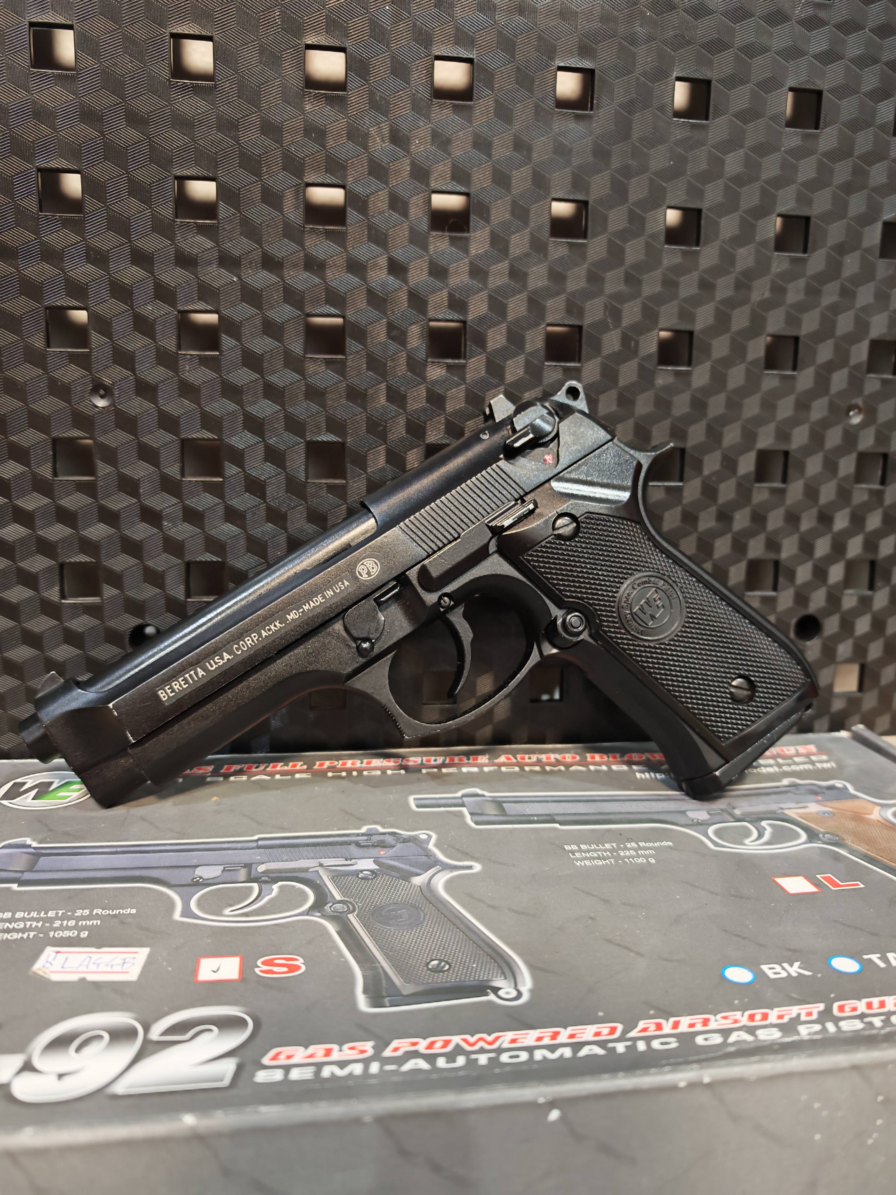 WE Beretta M92 Semi Version GBB ไต้หวัน BB Gun บีบีกัน แบบแก๊ส ปืนอัดลม มือสอง Airsoft Gun